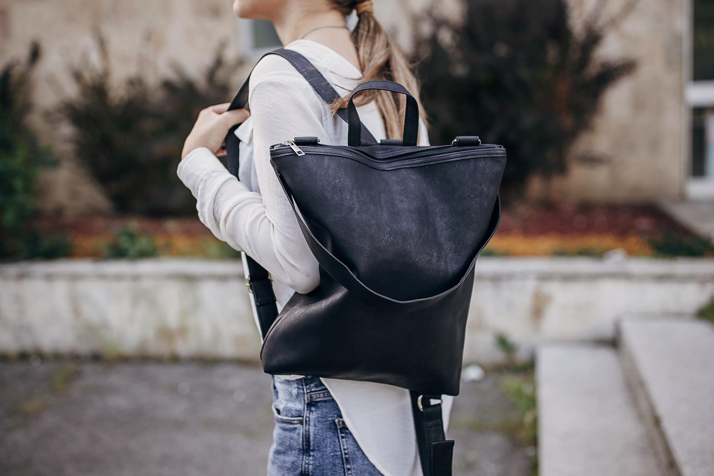 Etsitkö työreppua, jota olisi hyvä kantaa ja jonne tietokone mahtuisi ilman tunkemista? Tässä 5 hyvää ehdotusta