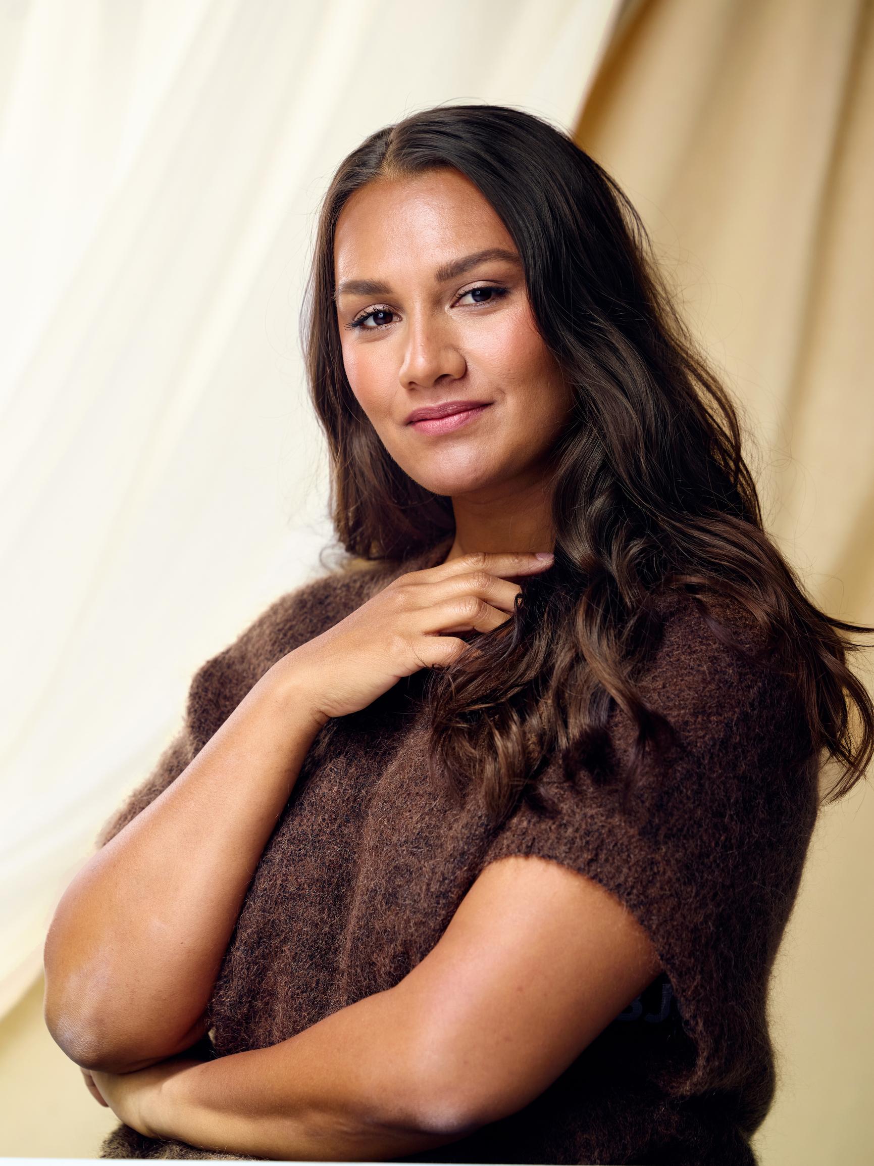 Susani Mahadura juonsi Puoli seitsemän -ohjelmaa paniikkikohtauksen vallassa – edes äiti ei huomannut ruudusta Susanin pahaa oloa