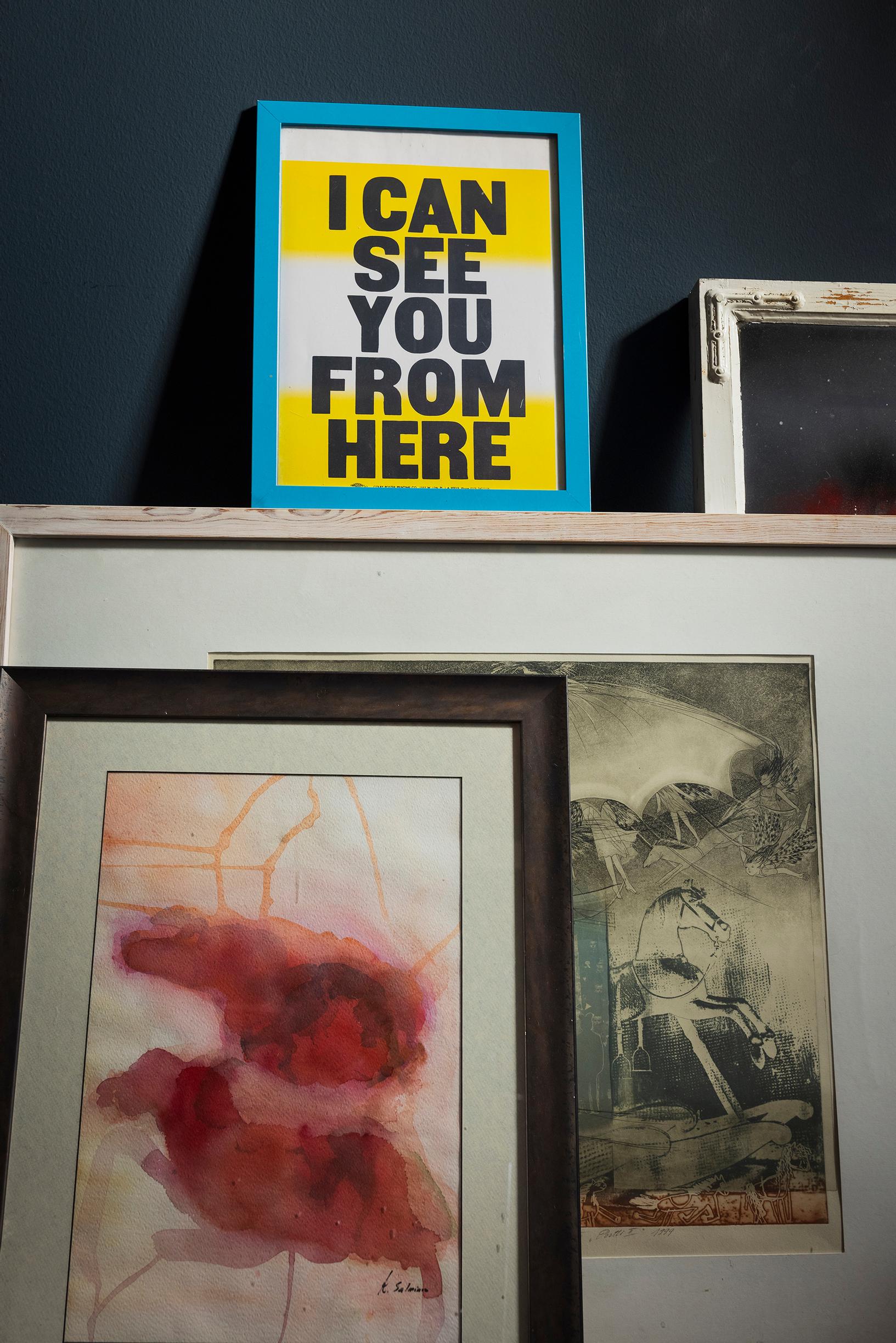 Anna pitää kerroksellisesta sisustamisesta, jossa eri tyylit ja aikakaudet sekoittuvat. ”Ihailen vanhaa brittikartanotyyliä, mutta poimin ideoita myös sosiaalisesta mediasta.”