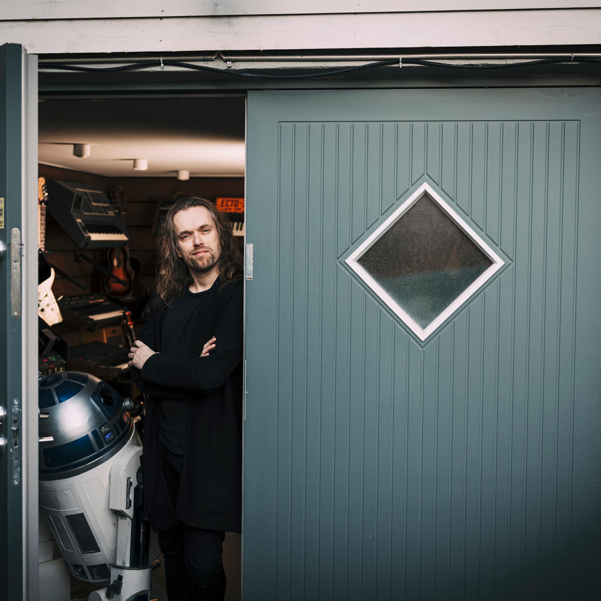 Anssi Kela on onnellinen pitkässä liitossaan, eikä enää koskaan halua rakastua: ”Se toisi mukanaan aika paljon tuhoa”