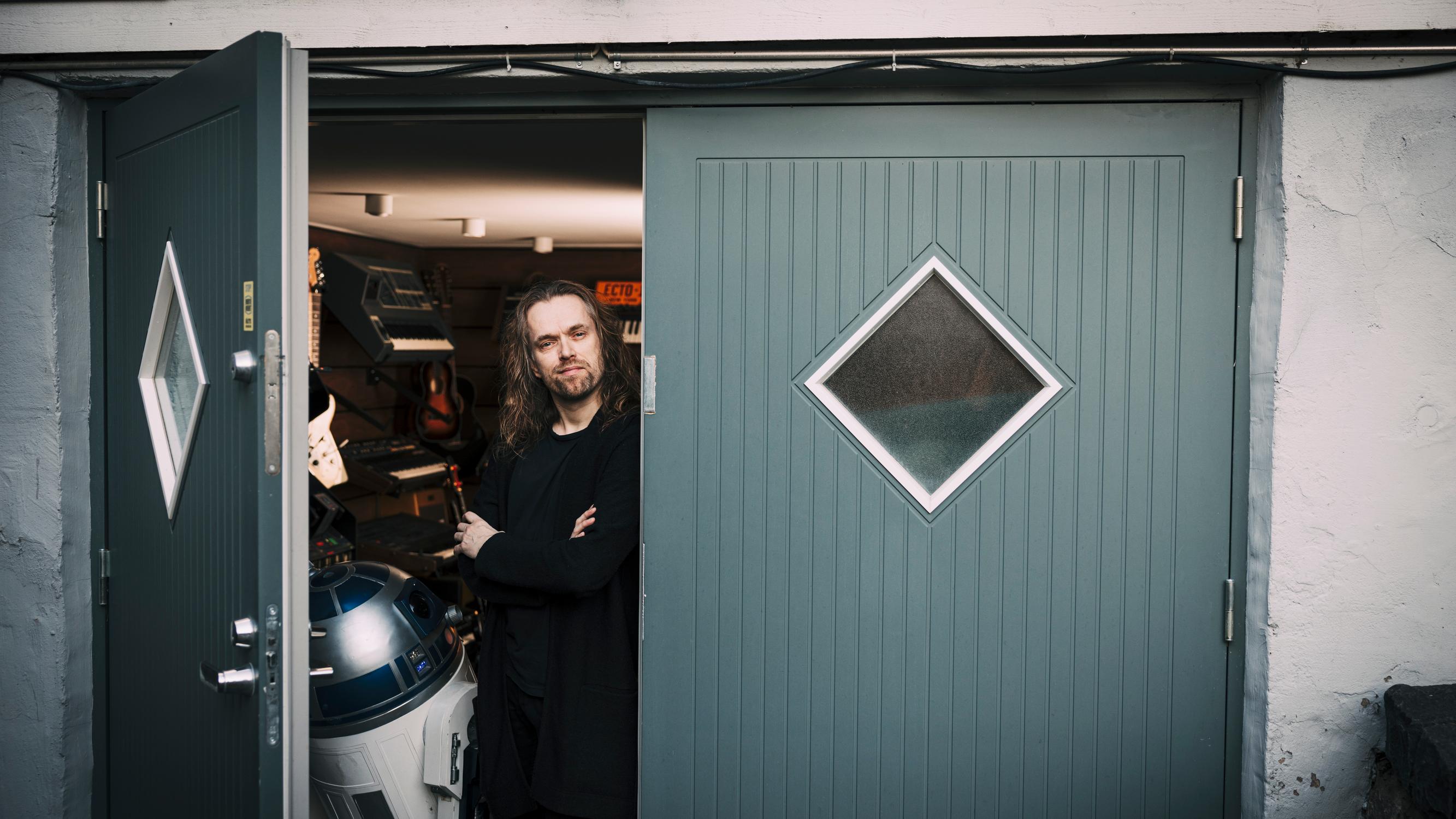 Anssi Kela on onnellinen pitkässä liitossaan, eikä enää koskaan halua rakastua: ”Se toisi mukanaan aika paljon tuhoa”