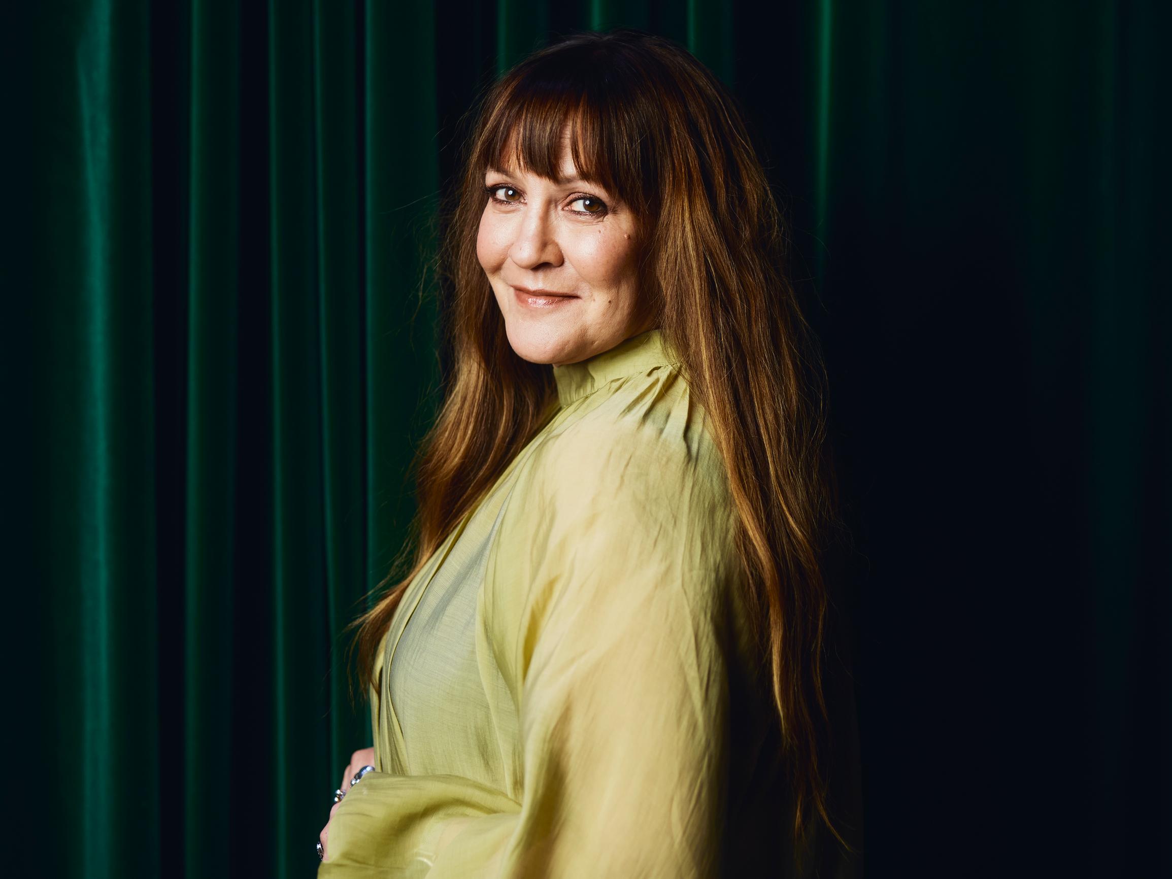 Vuokko Hovatan puoliso Zarkus Poussa menehtyi yllättäen työmatkalla: ”Kuolemasta jäi trauma, jota olen joutunut työstämään”