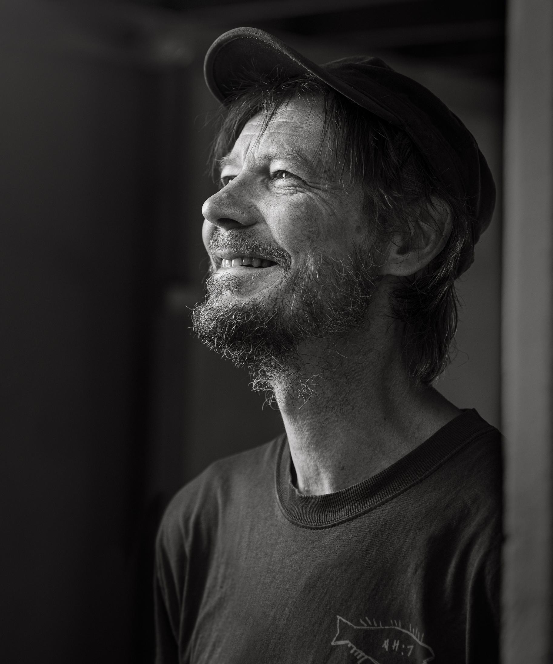 Kirjailija Jua Hurme muuttaa mieltään usein.