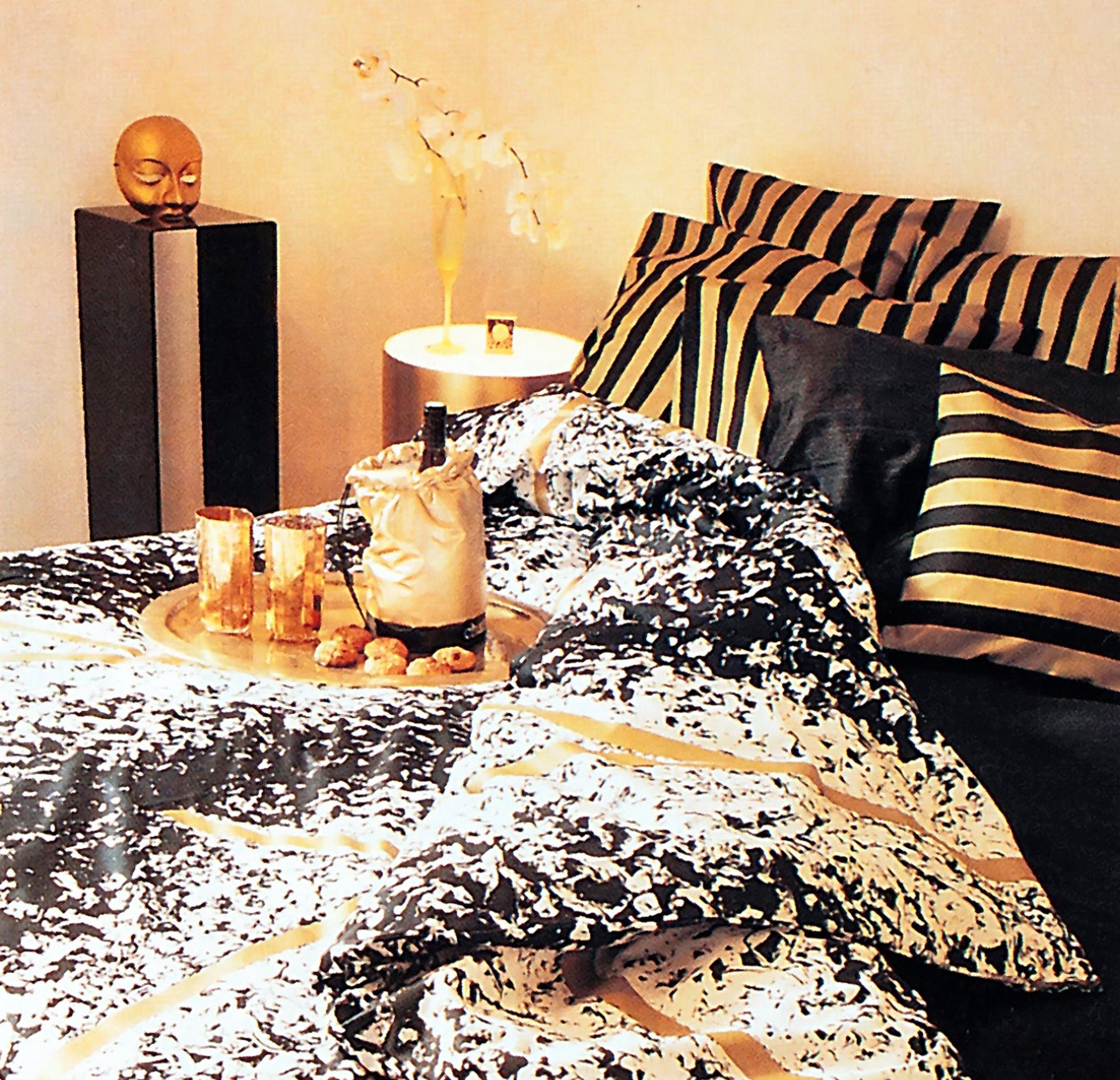 Kirsti Paakkasen vierashuoneen vuodevaatteet oli luonnollisesti ommeltu Marimekon kankaista.