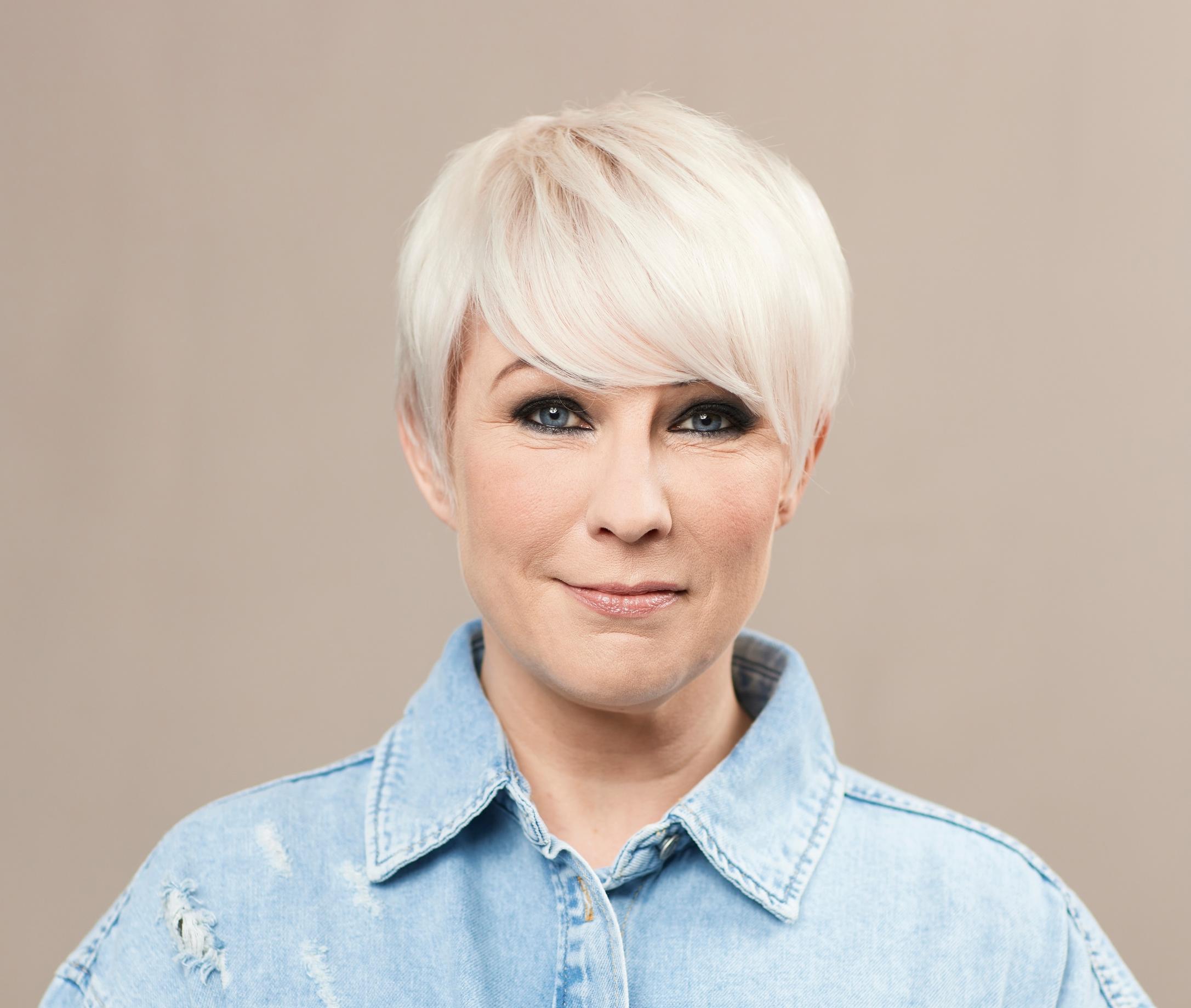 Lyhyt pixietukka on ihanan huoleton  – katso Tintun huikea hiusmuutos