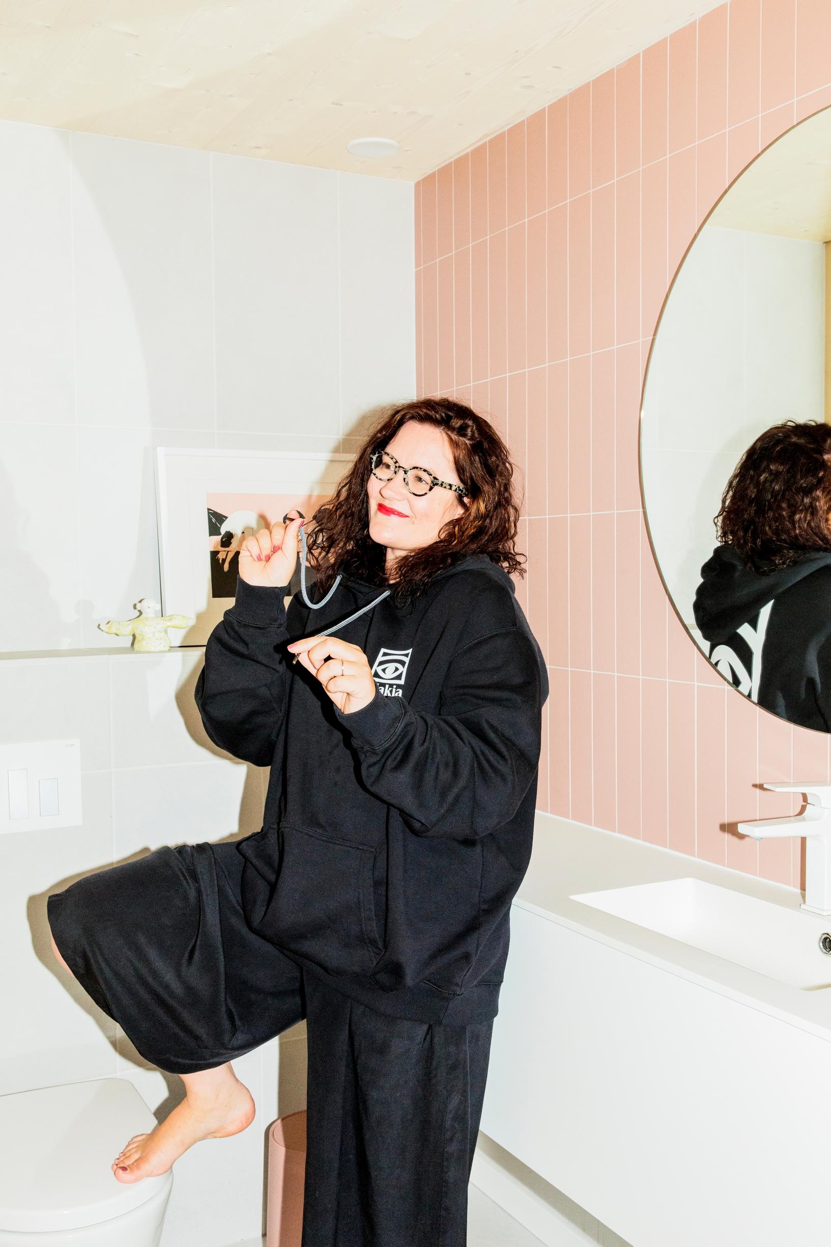 Kaisu Kaplin on valokuvaaja ja taiteilija.