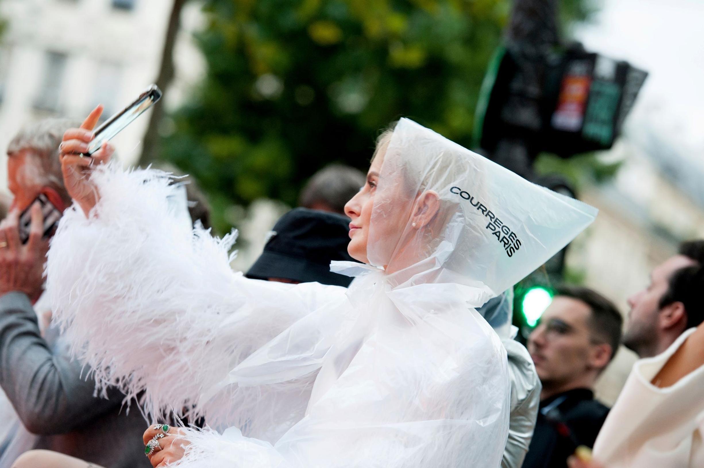 Etkö onnistu valokuvissa? Vika on aina muualla kuin ulkonäössäsi, sanoo valokuvaaja Niina Stolt