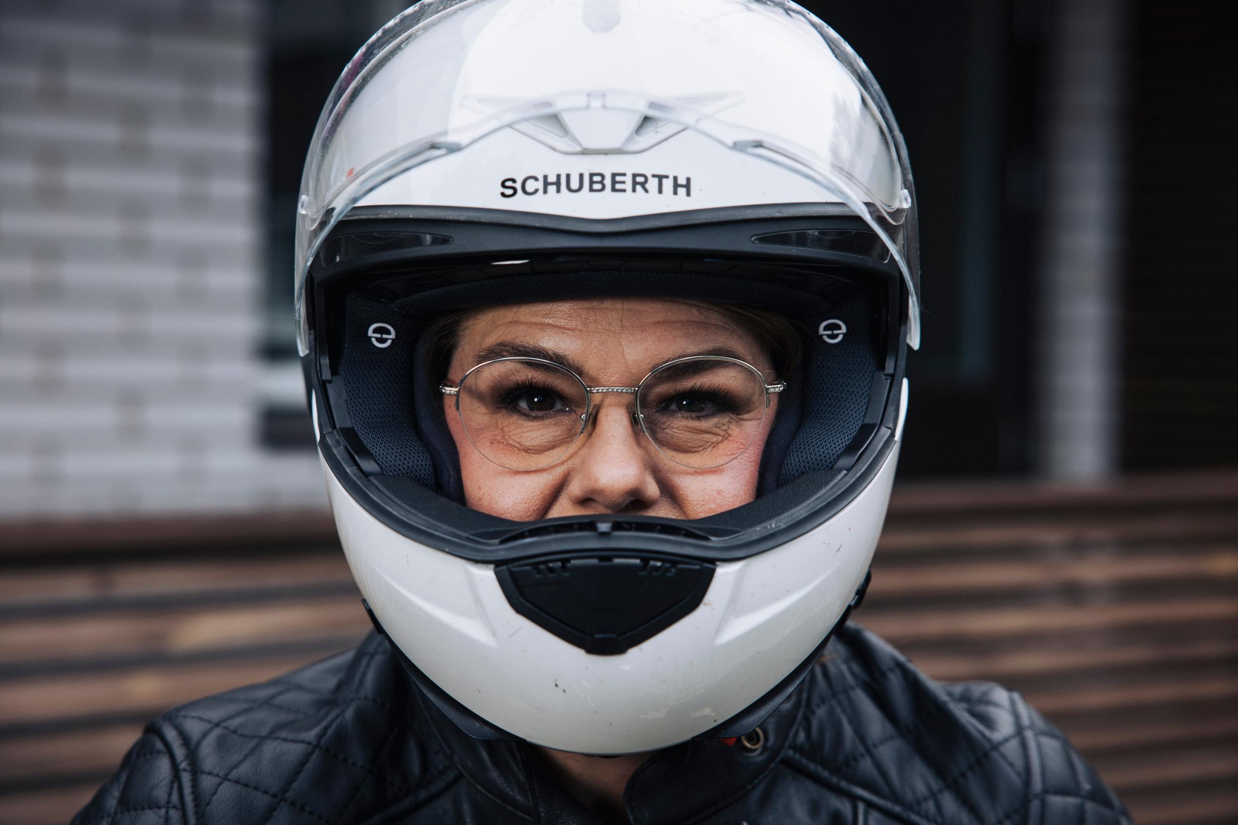 ”Lihavan minäni kanssa en koskaan ollut sinut. Viisitoista vuotta sitten kävin lihavuusleikkauksessa”, Minna kertoo.