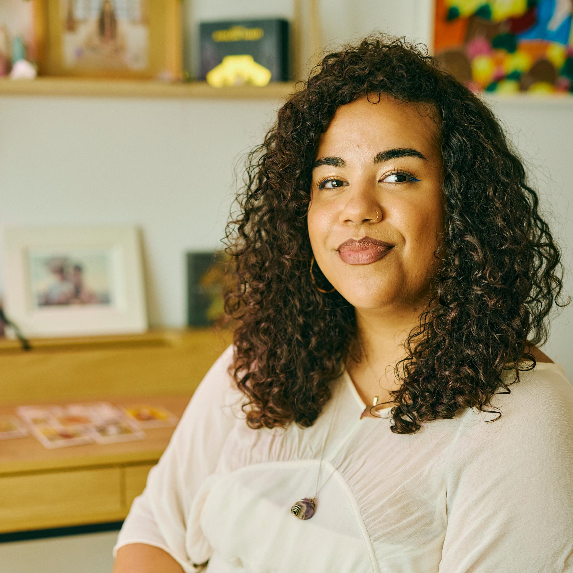 Näitä 3 asiaa tarottulkitsija Paloma Sandberg ei suostu lukemaan korteista – ”Pahoja kortteja ei ole olemassa”