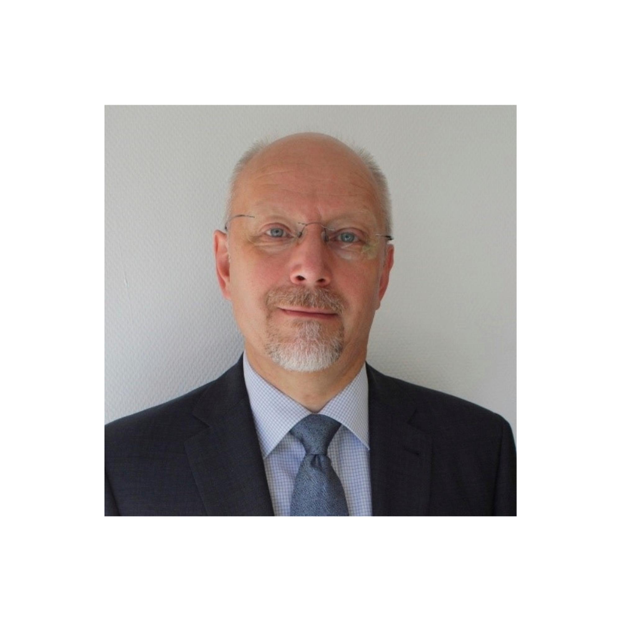 Psykiatrian professori Erkki Isometsä Helsingin yliopistosta