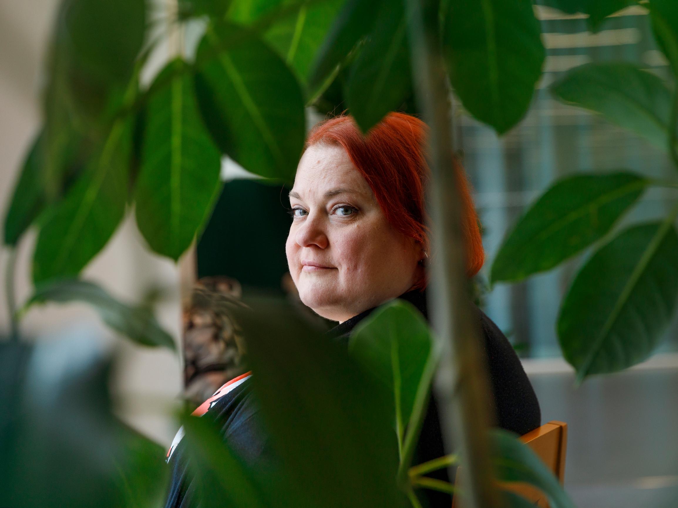 Outi tajusi, ettei kaikki ole kunnossa, kun kahvi valui pitkin leukaa – syyksi paljastui aivoverenvuoto, mutta kahden vuoden päästä selvisi jotain yllättävämpää