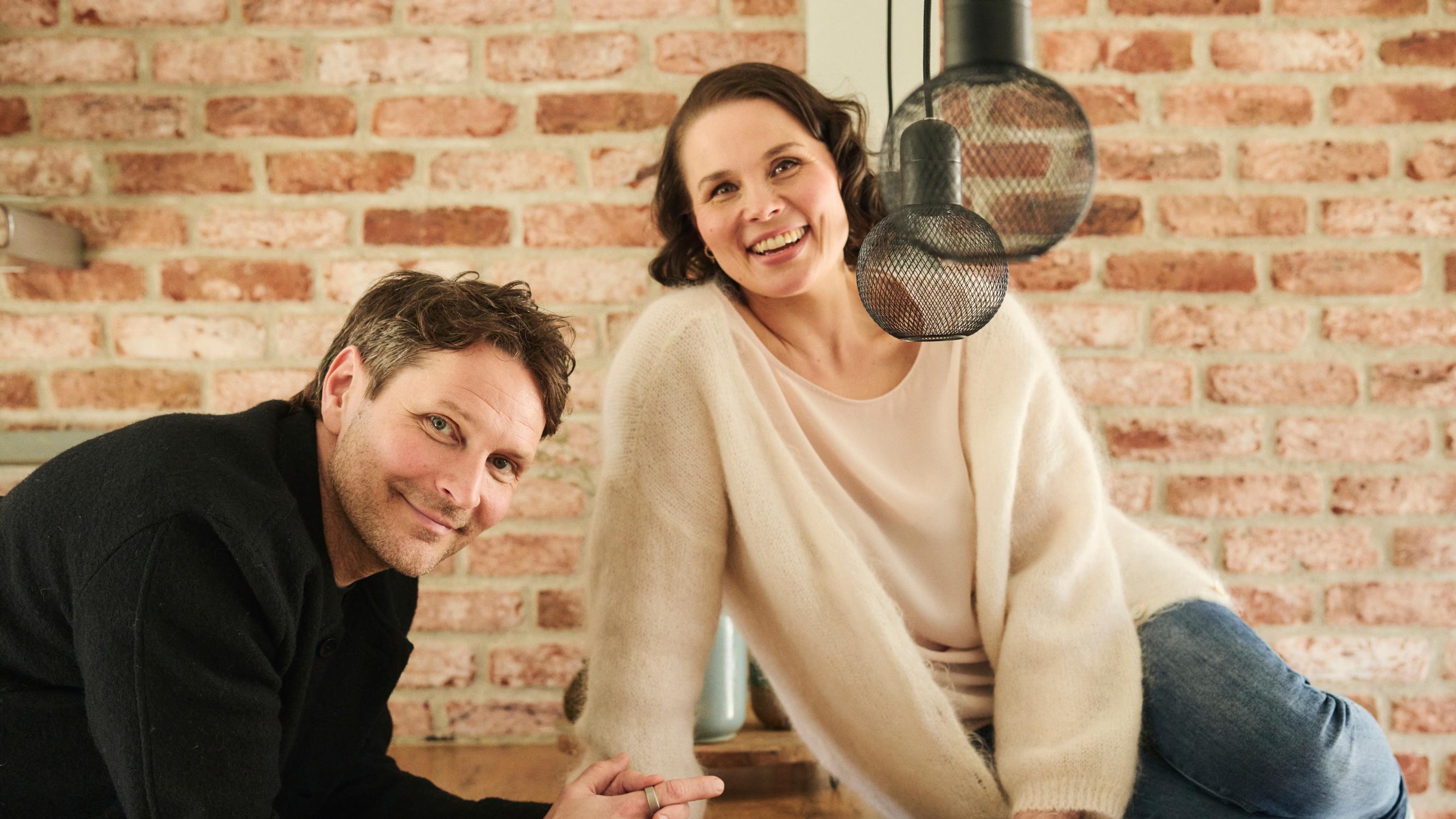 Kai Vaine ja Sanni Haahdenmaa-Vaine näyttelivät vuosia paria suositussa tv-sarjassa – sitten salamarakkaus iski