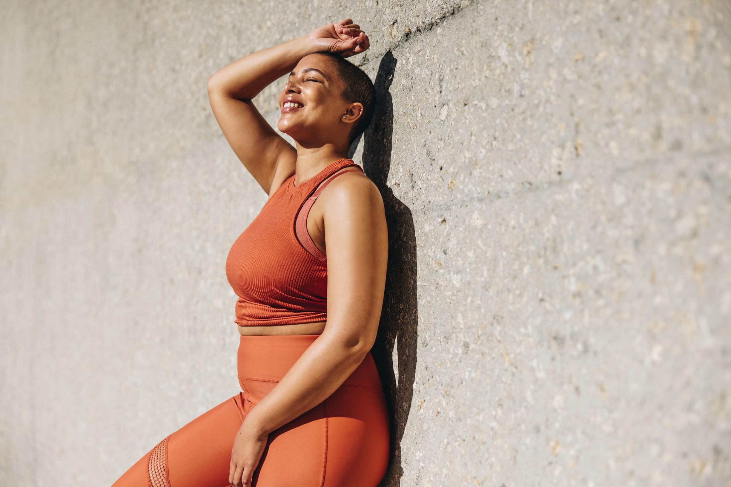 Värähdellen vahvaksi? Toimittaja kokeili lihaksia stimuloivaa ja rasvasoluja hajottavaa vartalohoitoa – tulokset yllättivät!