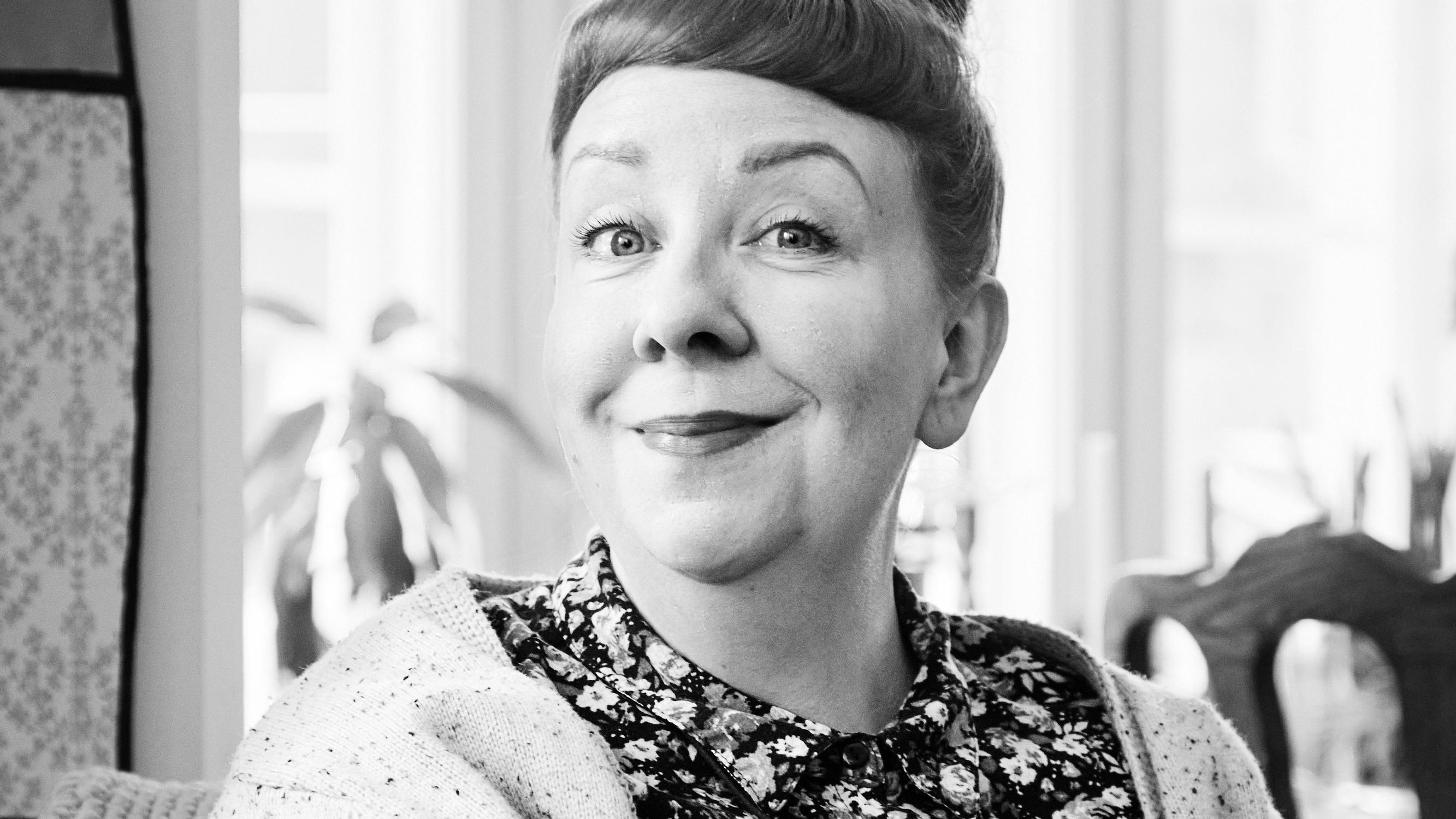 Kun Jenni Kokander saattohoiti isoäitiään, eräs kirja auttoi häntä: ”Se on vapauttanut kuoleman pelosta”