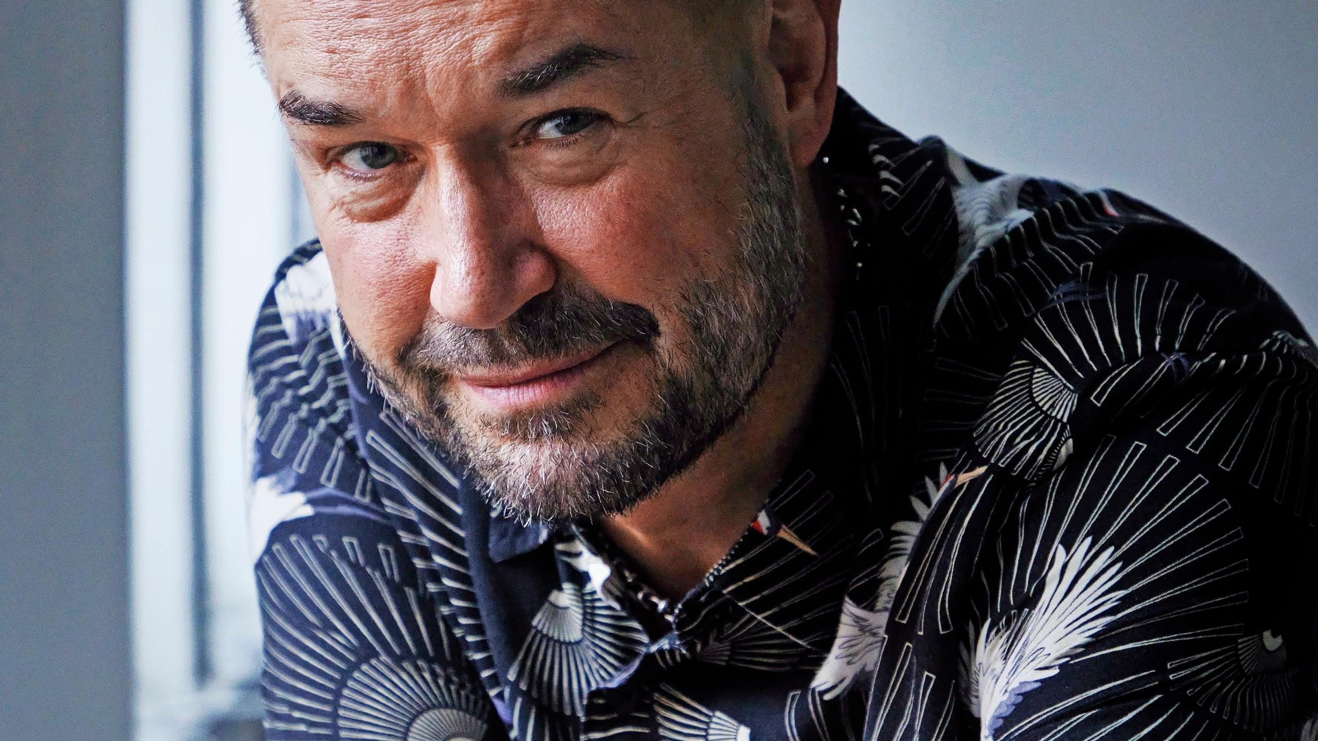 Marco Bjurström sai viime vuonna puhelinsoiton tuntemattomalta mieheltä – uusi velipuoli oli isällekin yllätys