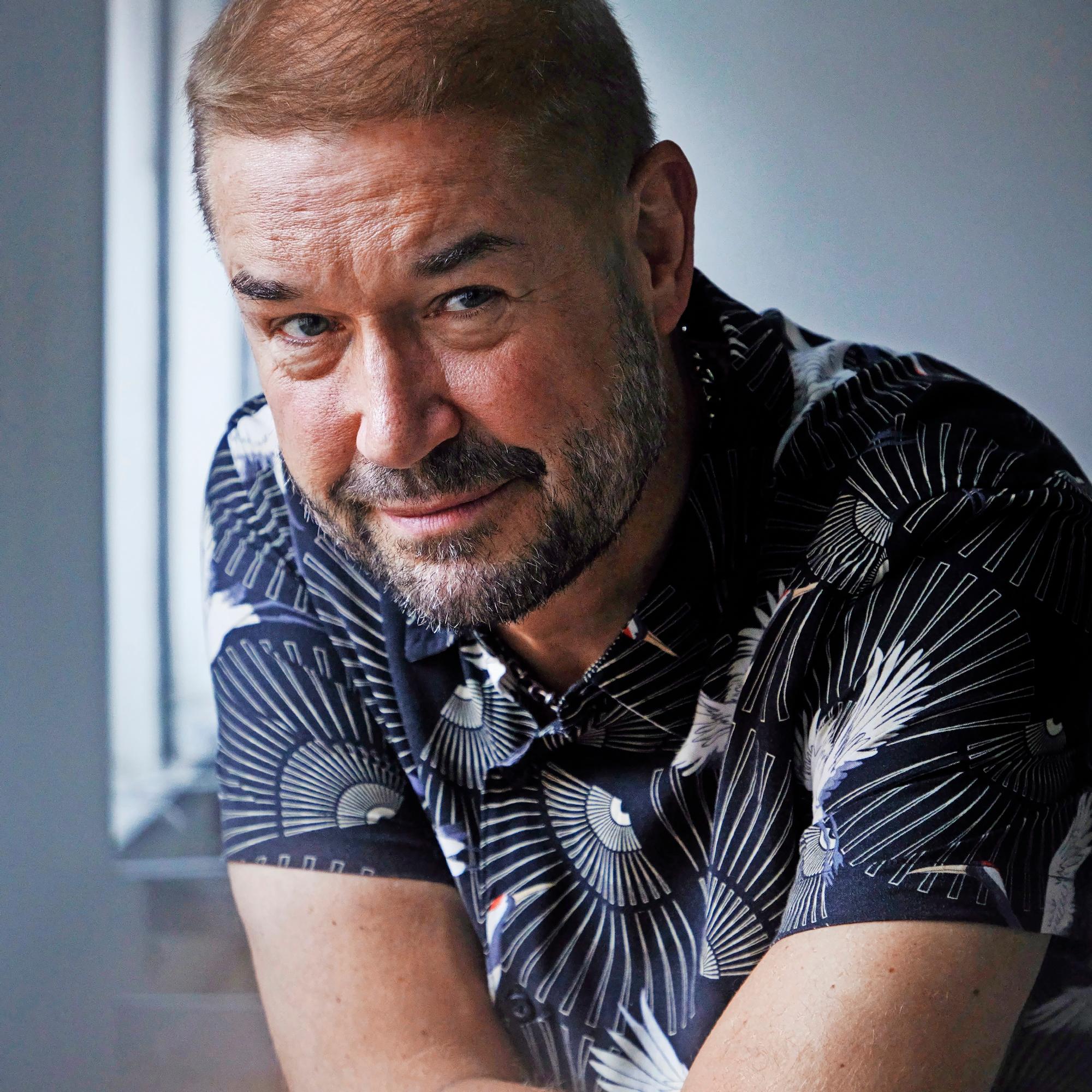 Marco Bjurström sai viime vuonna puhelinsoiton tuntemattomalta mieheltä – uusi velipuoli oli isällekin yllätys