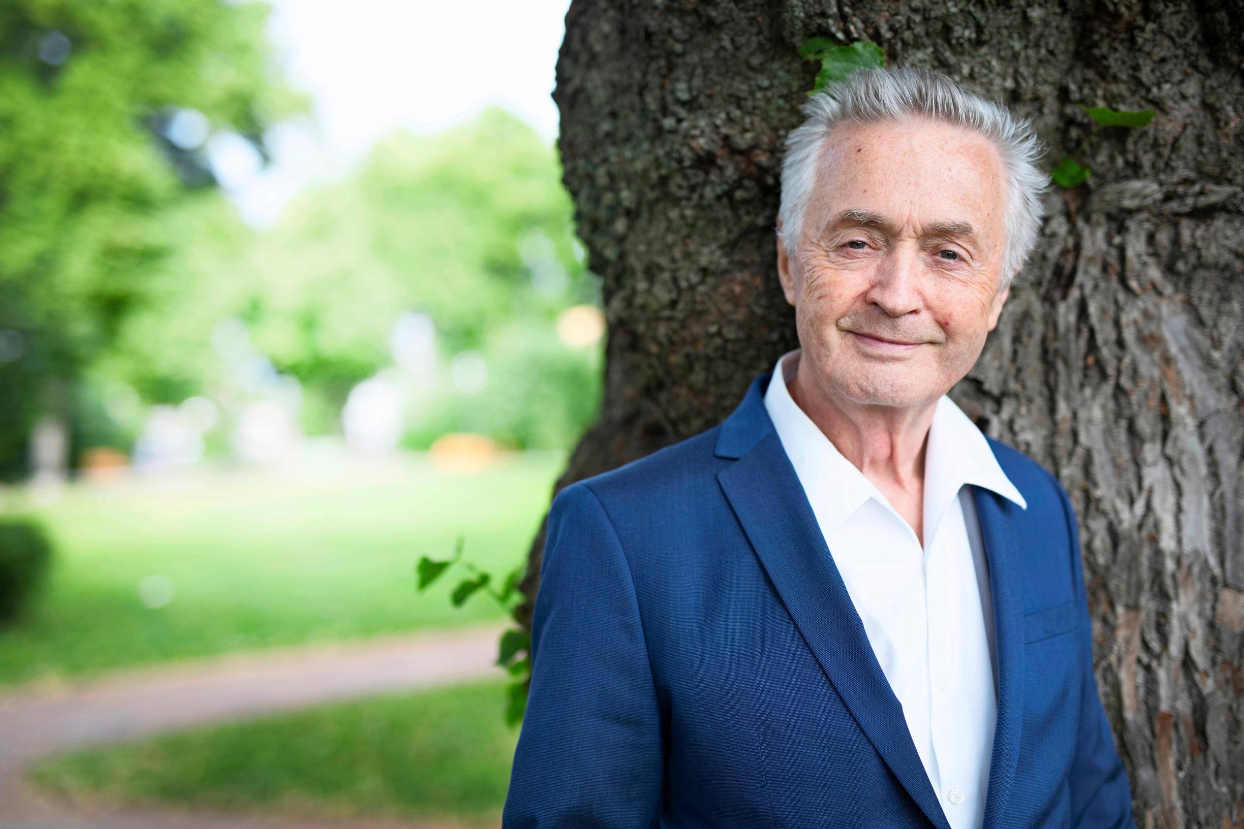 Jukka Kuoppamäki tuntee eläneensä jo monta elämää: ”Kuolema on kuin vaihtaisi ylle toiset vaatteet tai astuisi ovesta ulos”