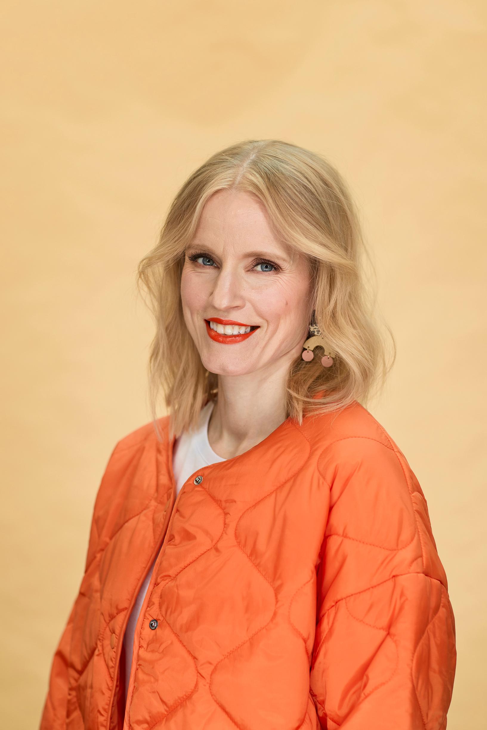 Sanna hiusmuutoksen jälkeen