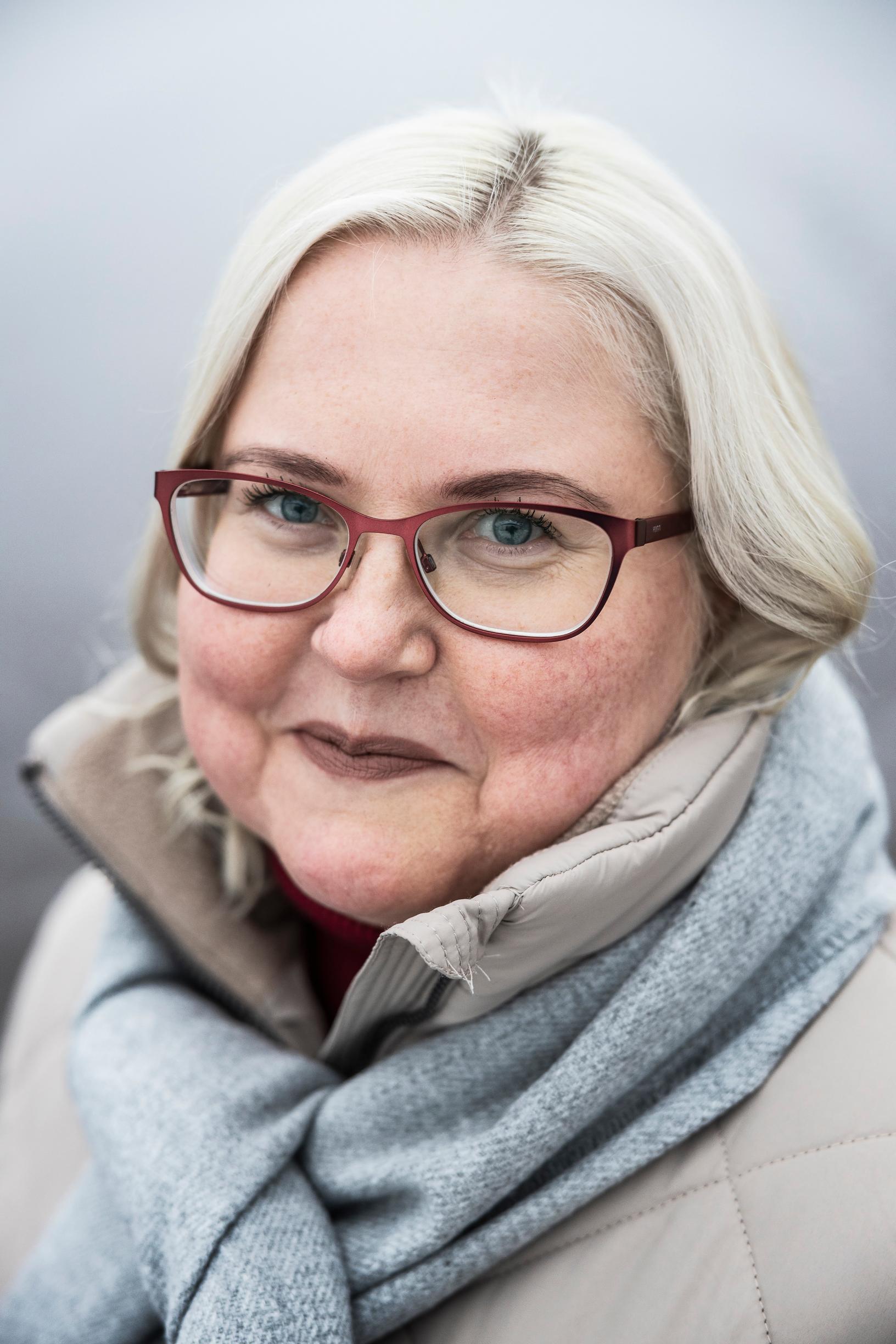 Viinitonkka alkoi hallita Sannan elämää: "Muilla oli kiire, itselleni ei tapahtunut mitään"