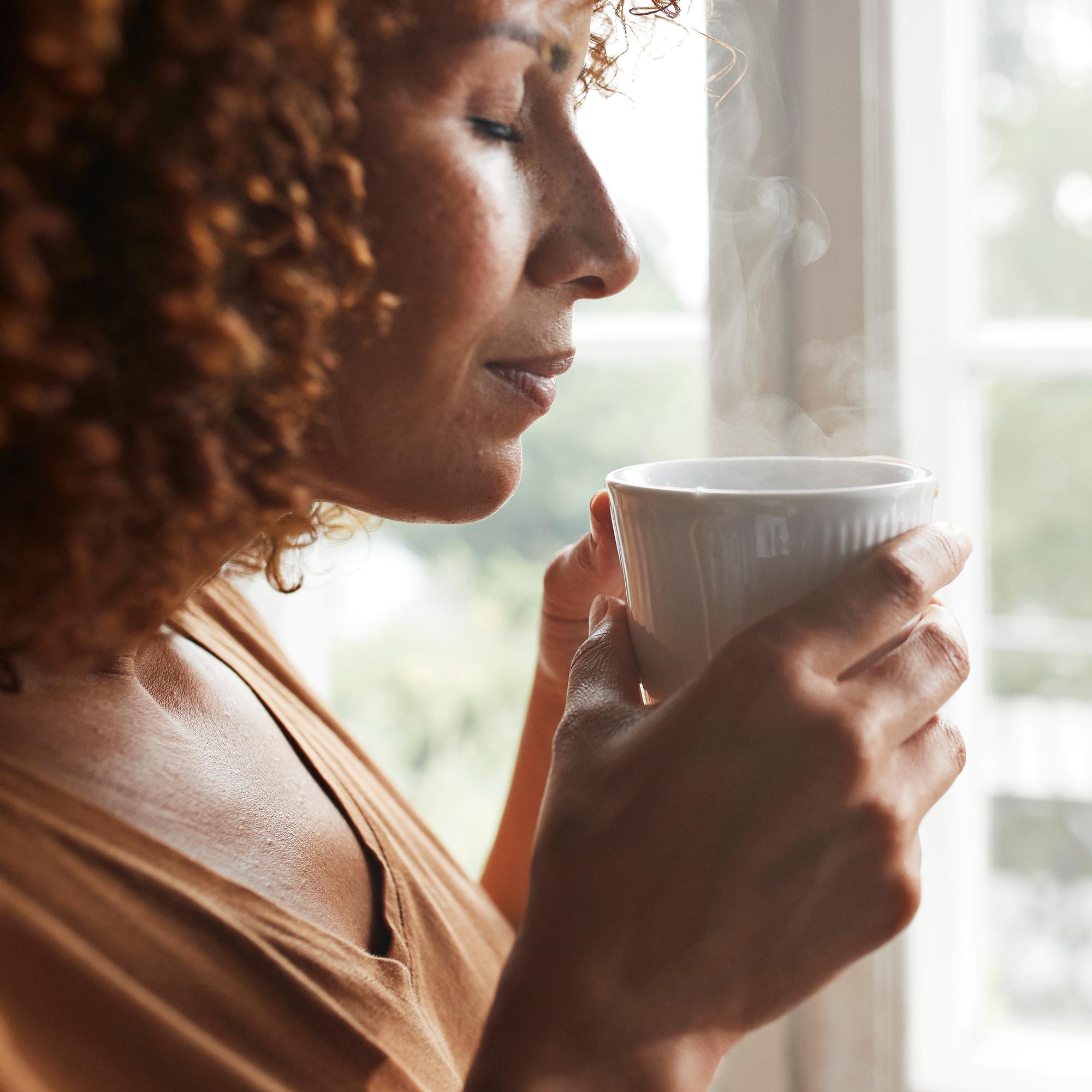 Oletko väsynyt, vaikka olisit nukkunut 8 tuntia? Erikoislääkäri kertoo, mikä voi auttaa – yksi vinkki liittyy ateriarytmiin