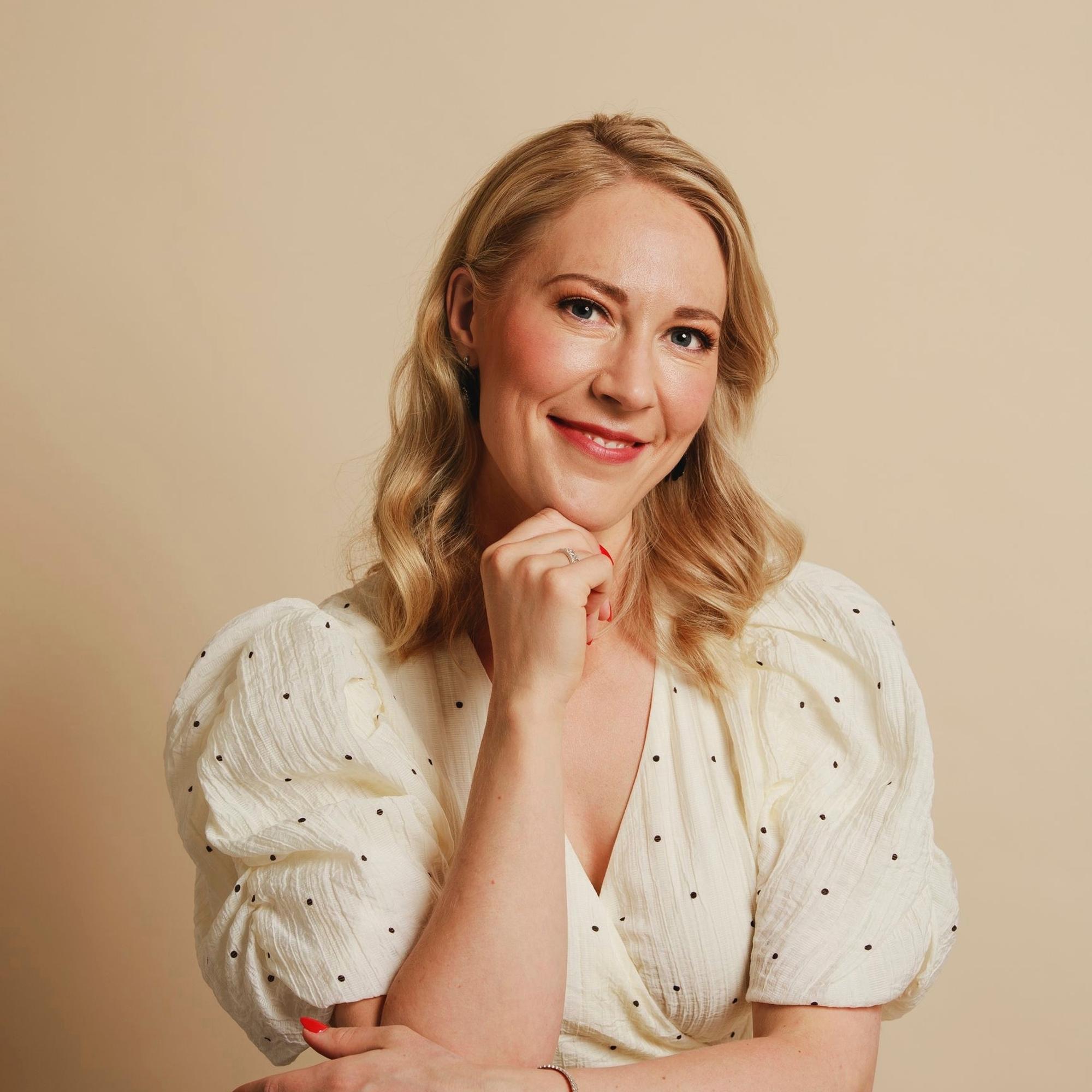 Aivotutkija Mona Moisala työskentelee vain nelisen tuntia päivässä – nyt hän kertoo, miksi 8 tunnin työpäivä ei toimi kenellekään