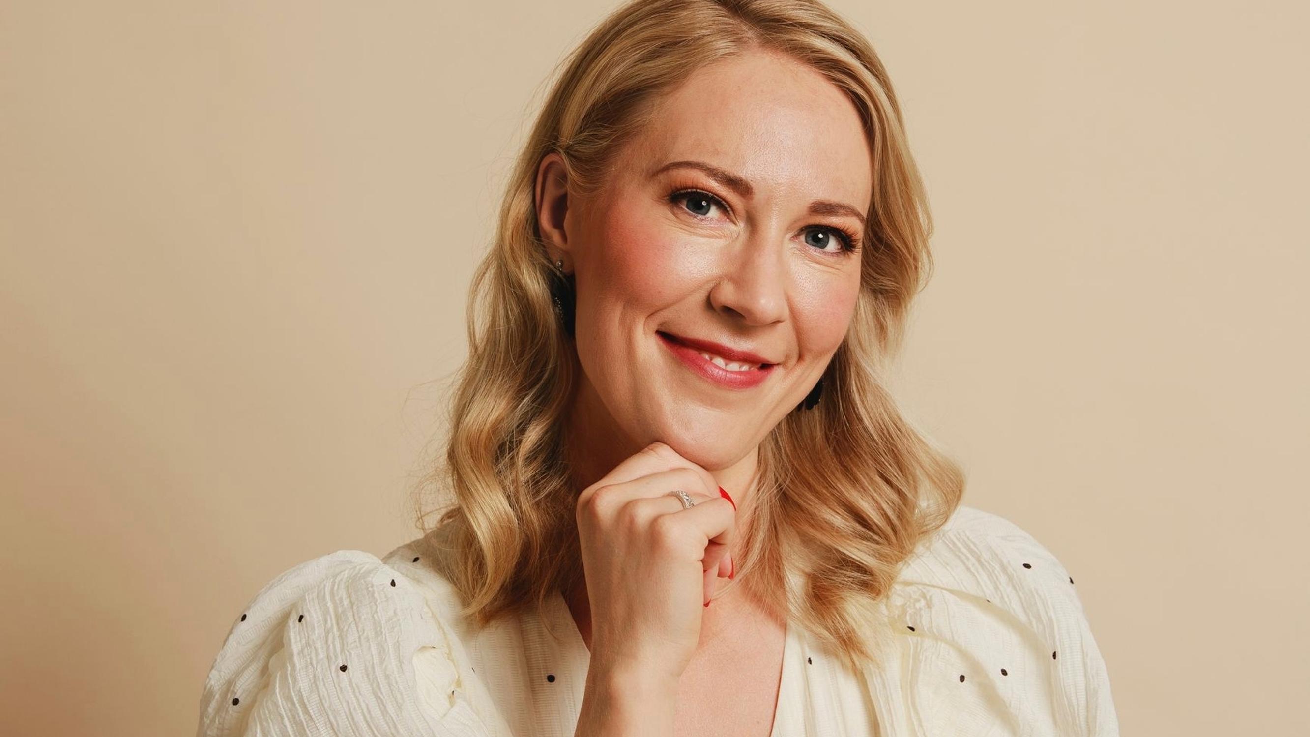 Aivotutkija Mona Moisala työskentelee vain nelisen tuntia päivässä – nyt hän kertoo, miksi 8 tunnin työpäivä ei toimi kenellekään