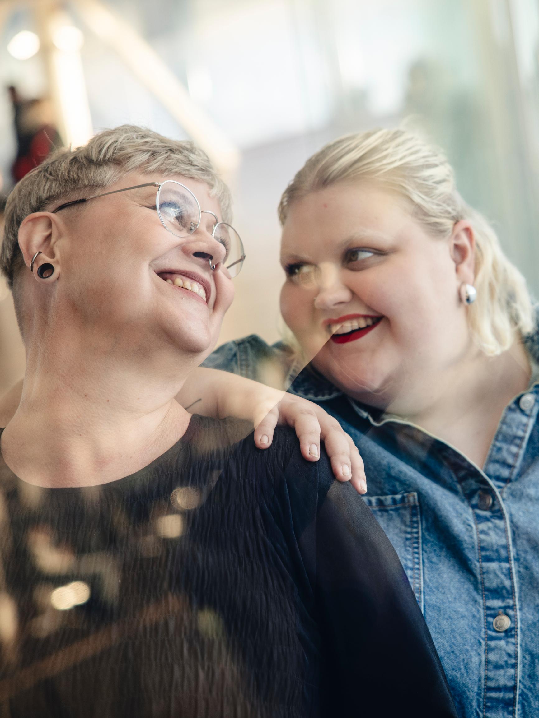 Kun Ranja Omaheimoa tökittiin kadulla ja kannustettiin rasvaimuun tv-sarjan kulisseissa, äidin puhelin soi: ”Oli hirveää kuulla, kuinka huonosti ­lapseni voi”