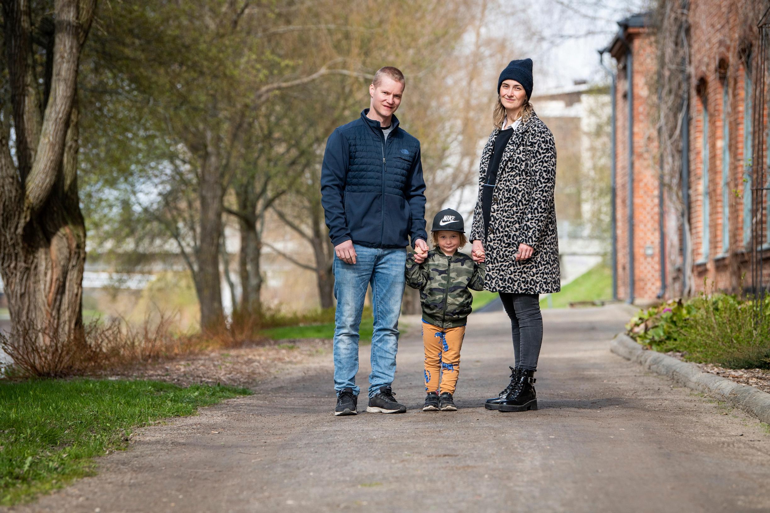 Aivokasvain ajoi Lauran ja Jussin parisuhteen kriisiin: "Luulin, että vaikeudet tuovat parit yhteen, kuten elokuvissa"