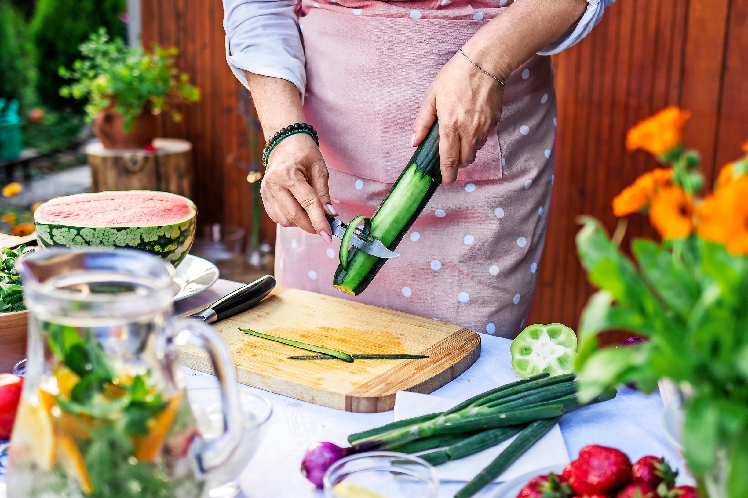 Auttaako lasillinen maitoa närästykseen? Kurkkaa tästä kymmenen konstia, joilla saat närästyksen kuriin