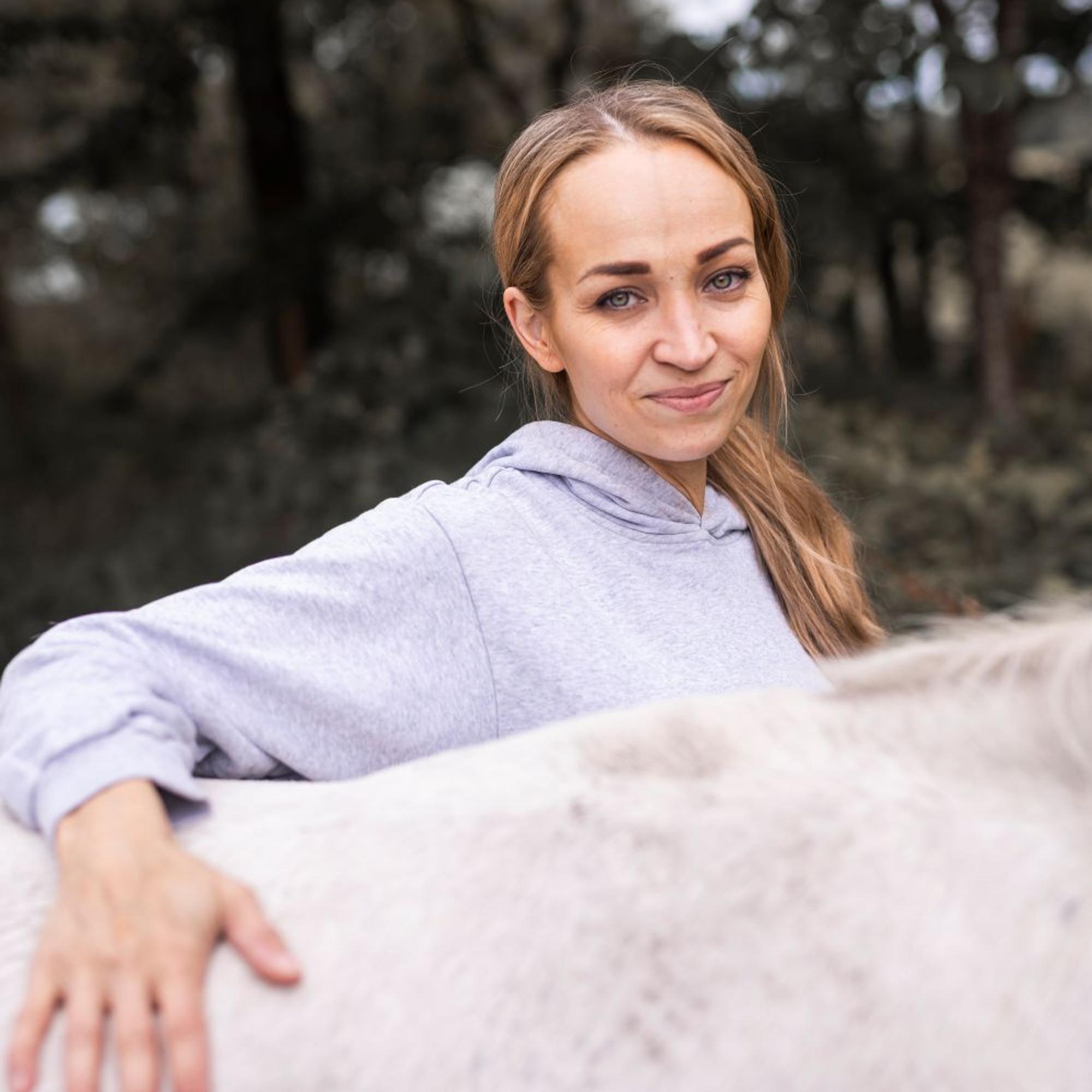 Jennin, 40, hermosto kävi ylikierroksilla – yhtäkkiä hänet kiidätettiin saunanlauteilta sairaalaan: ”Ehdin jo suunnitella hautajaiseni”
