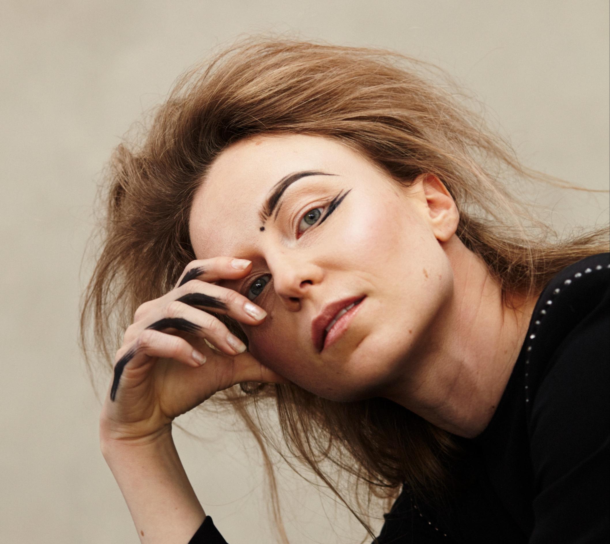 Muusikko Jutta Ruonansuu: ”Lapsuuden soittotunnit aiheuttivat trauman, joka vei minut suljetulle osastolle”