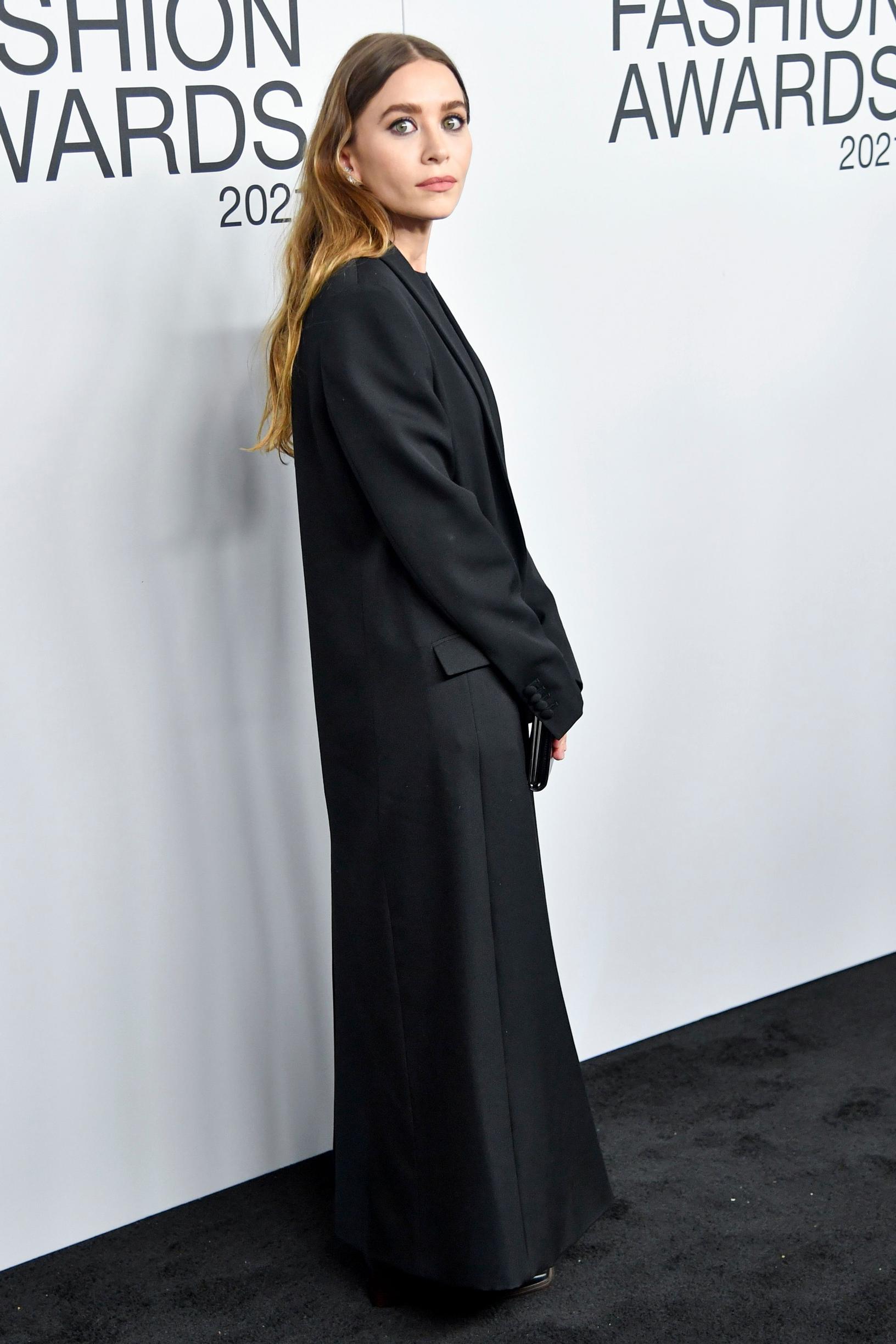 Kaipaatko vaatekaappiisi selkeyttä? Ashley Olsenin tyylistä saa loistoideoita vaatekaapin karsimiseen