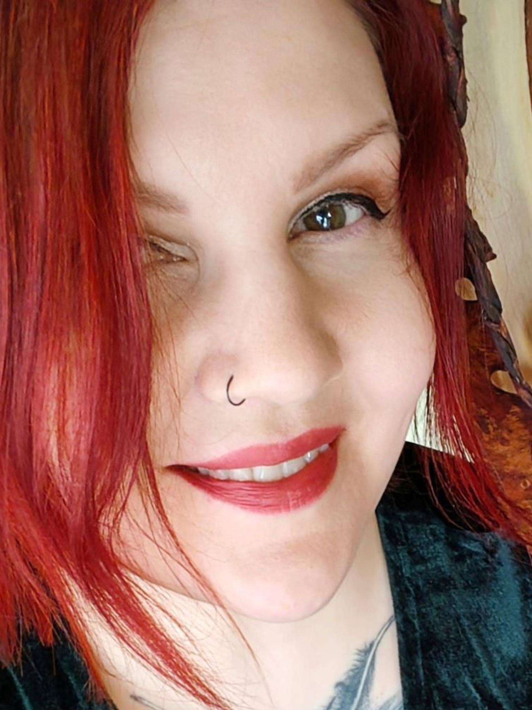 Mitä tapahtuu transsissa? Transsissa ei nähdä vain kuvia, se voi ilmetä myös ääninä, hajuina tai makuina