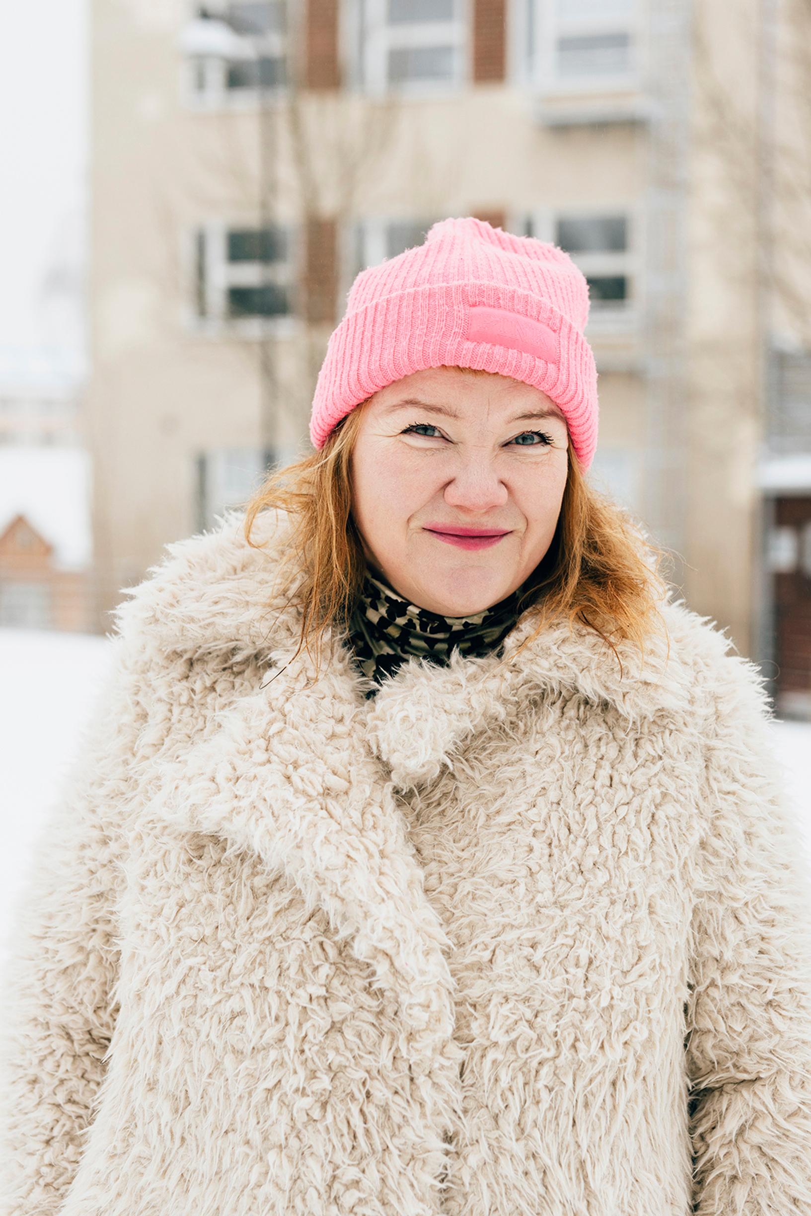 ”Kun aloin miettiä, mitä suuhuni panen, olo keveni kokonaisvaltaisesti. Keho ja mieli ovat yhteydessä, ja kaikki vaikuttaa kaikkeen”, Minna Kivelä sanoo.