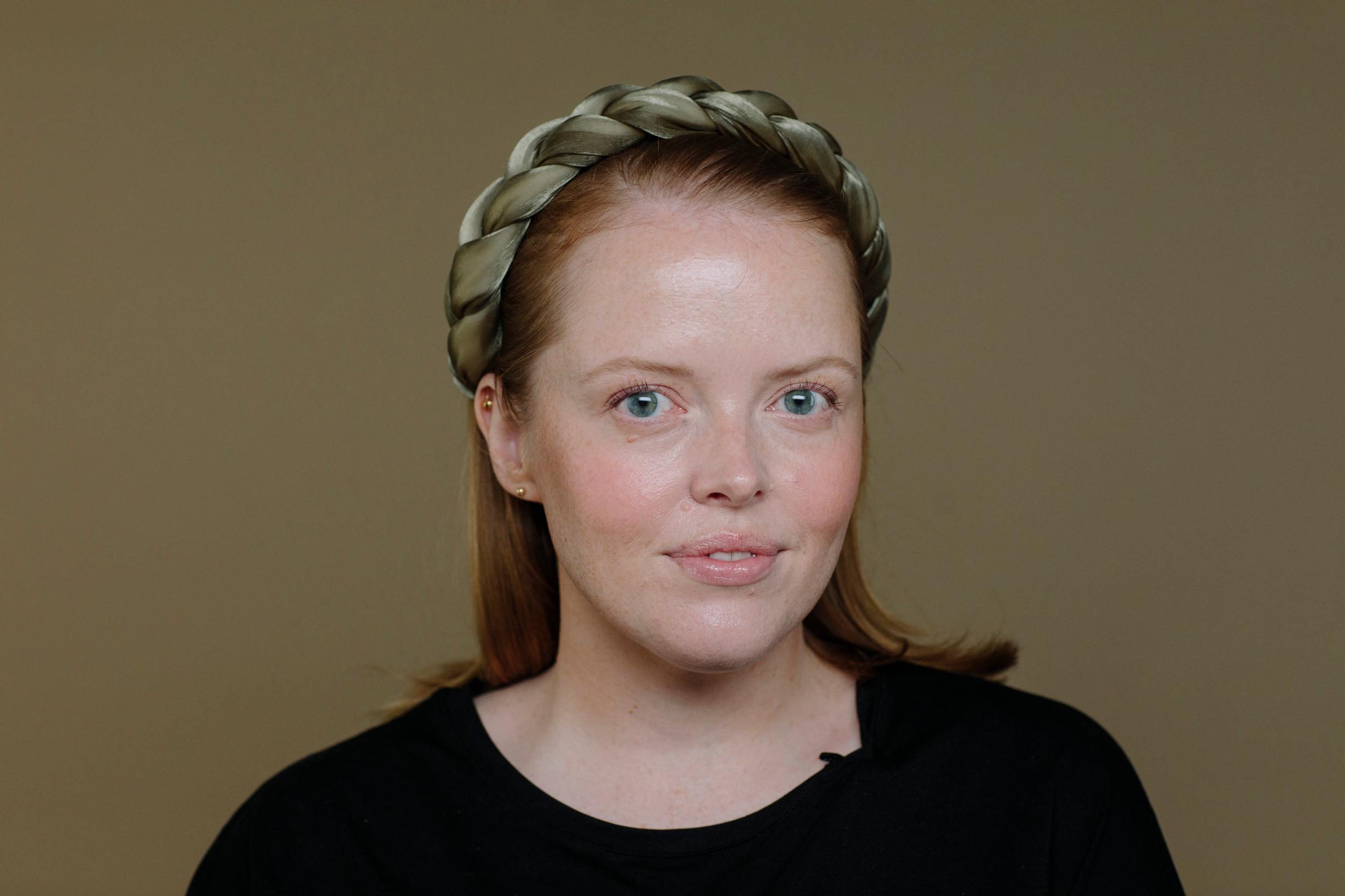 Näin saat helpolla meikillä kasvosi hehkumaan – katso meikkaaja Essi Kylmäsen vinkit videolta