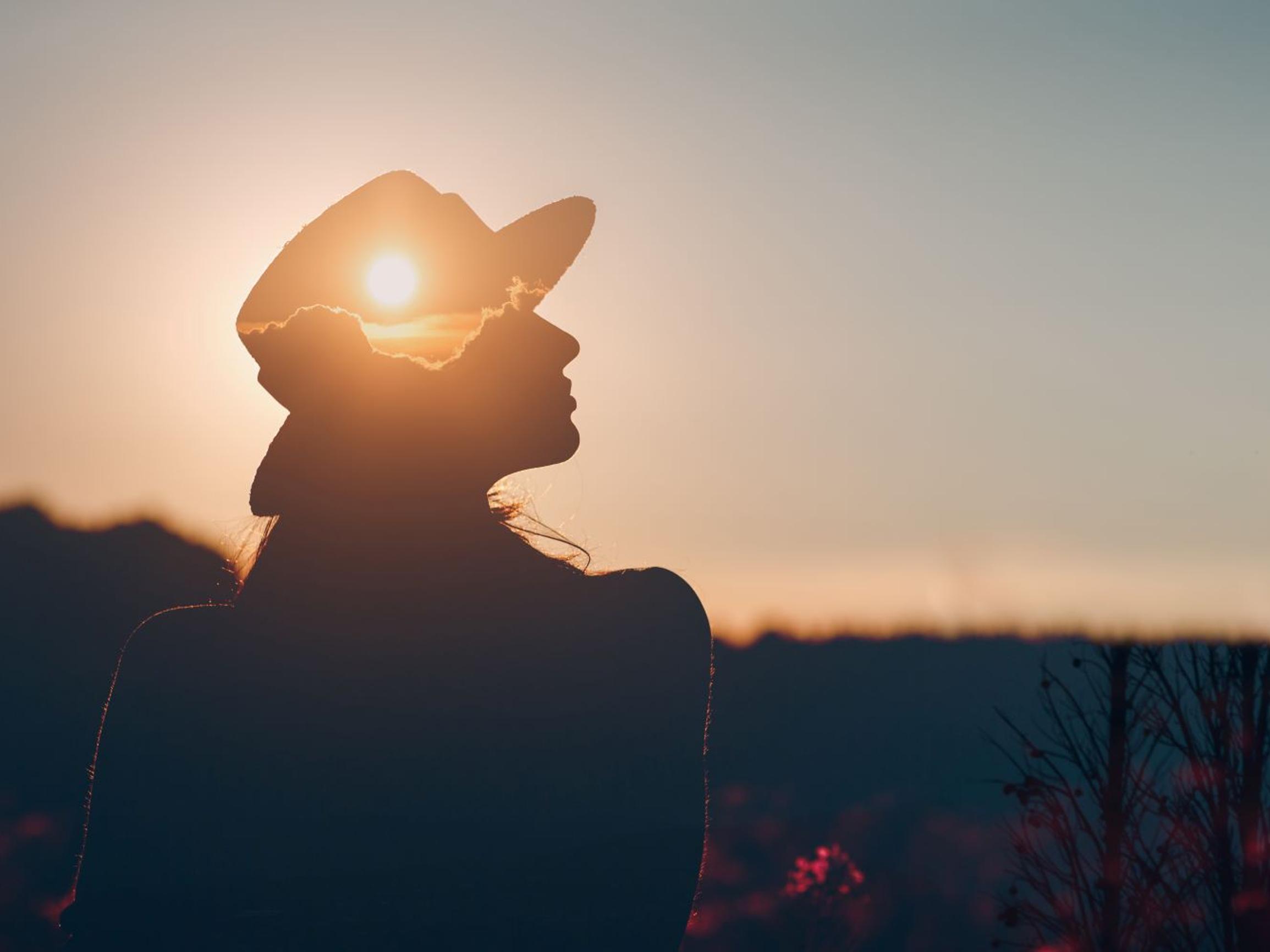 Eikö ajatus kulje? Tee tämä 20 minuutin meditaatioharjoitus, joka poistaa aivosumua