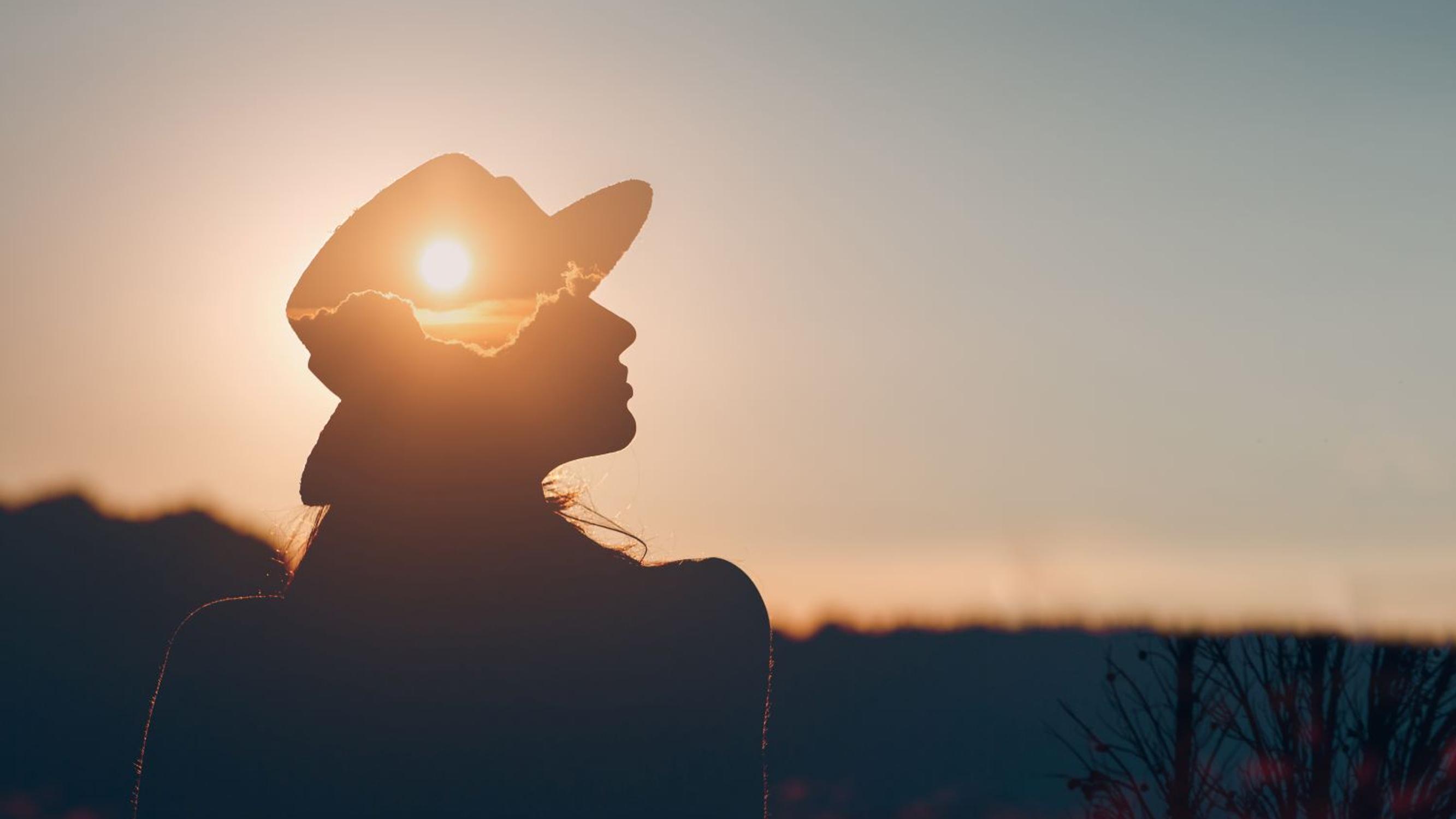 Eikö ajatus kulje? Tee tämä 20 minuutin meditaatioharjoitus, joka poistaa aivosumua