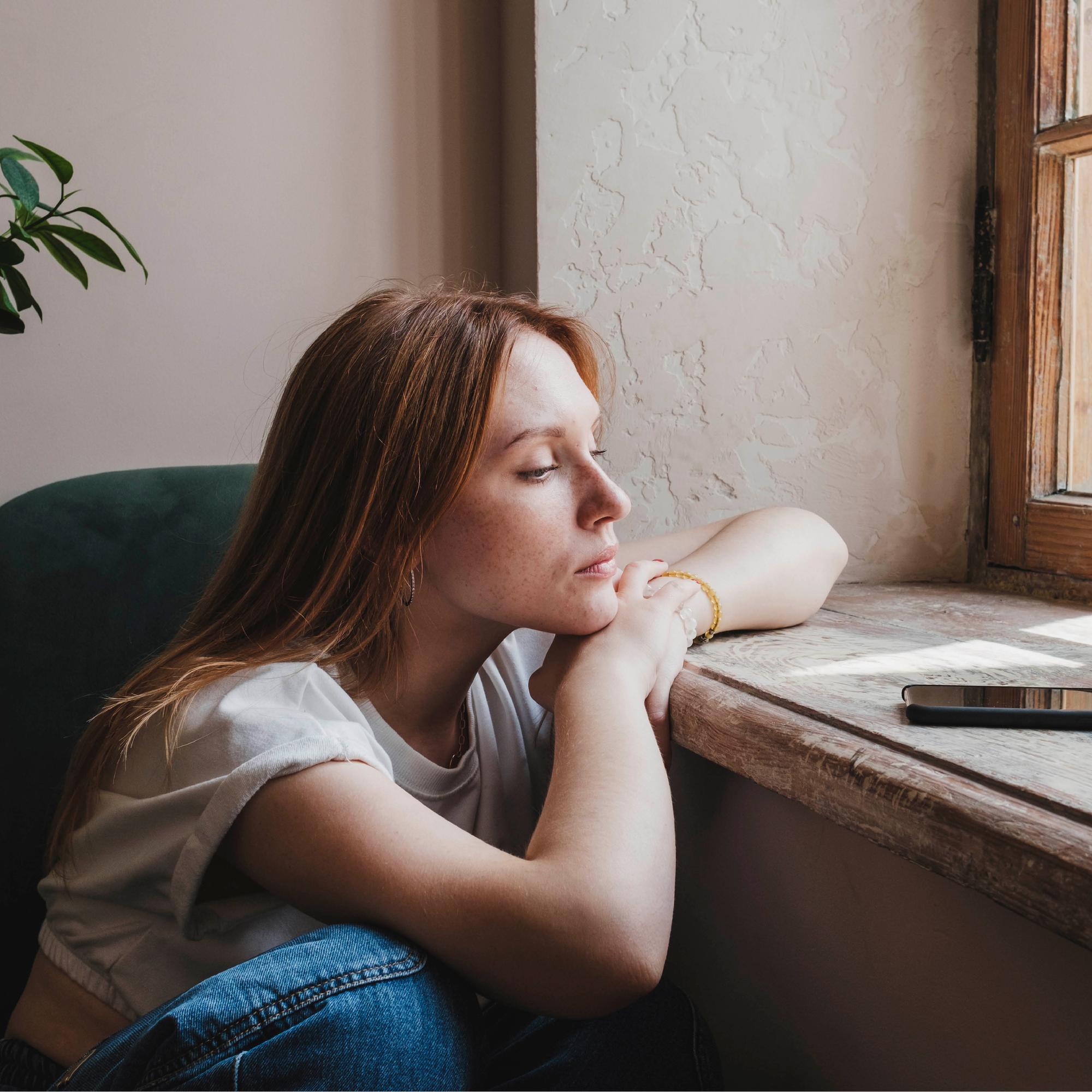 Tuntuuko, ettei kukaan oikein ymmärrä sinua? Saatat kärsiä tästä tunnetason ongelmasta – psykoterapeutin tehtävä voi auttaa