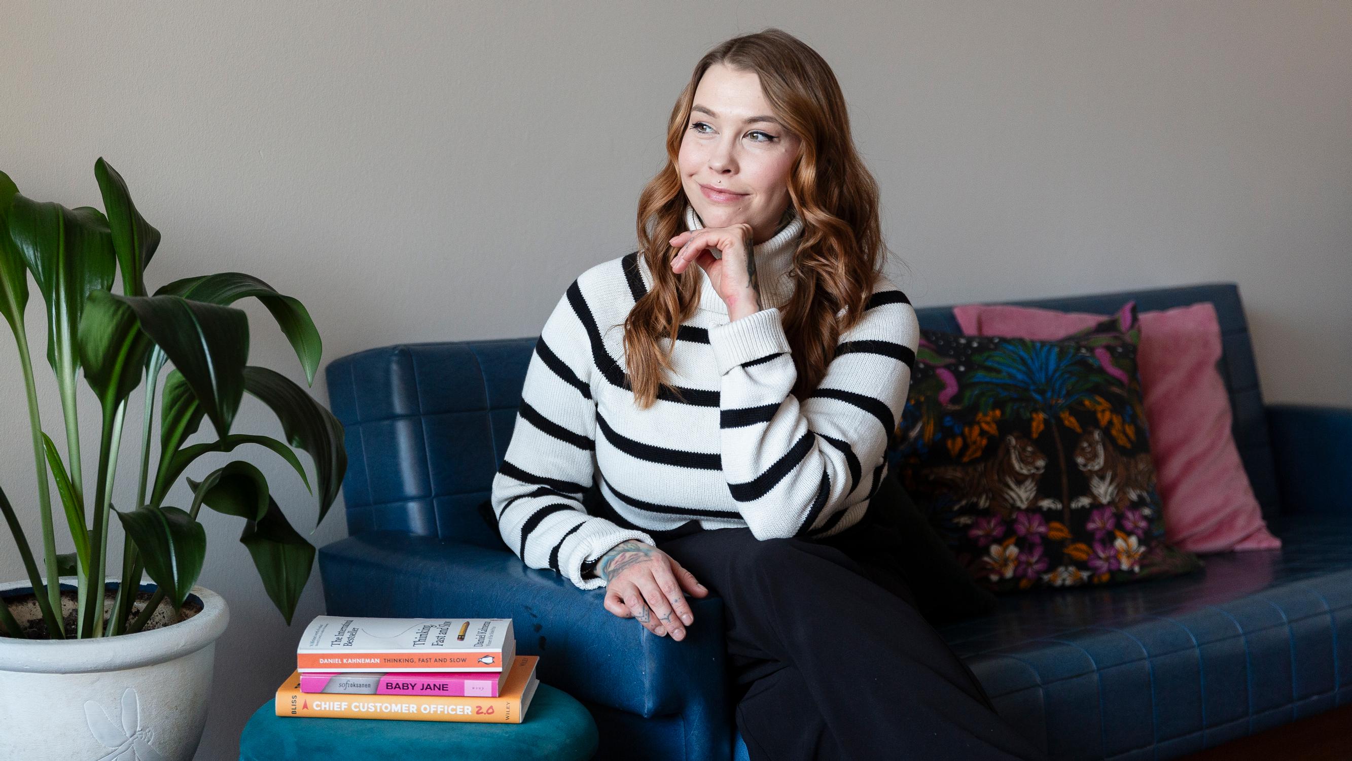 Kun Teklasta, 33, tuli äiti, heräsi kiukku naisten ahtaita rooleja kohtaan: ”On oltava uhrautuva, pitää tehdä kotityöt ja täytyy luoda uraa”