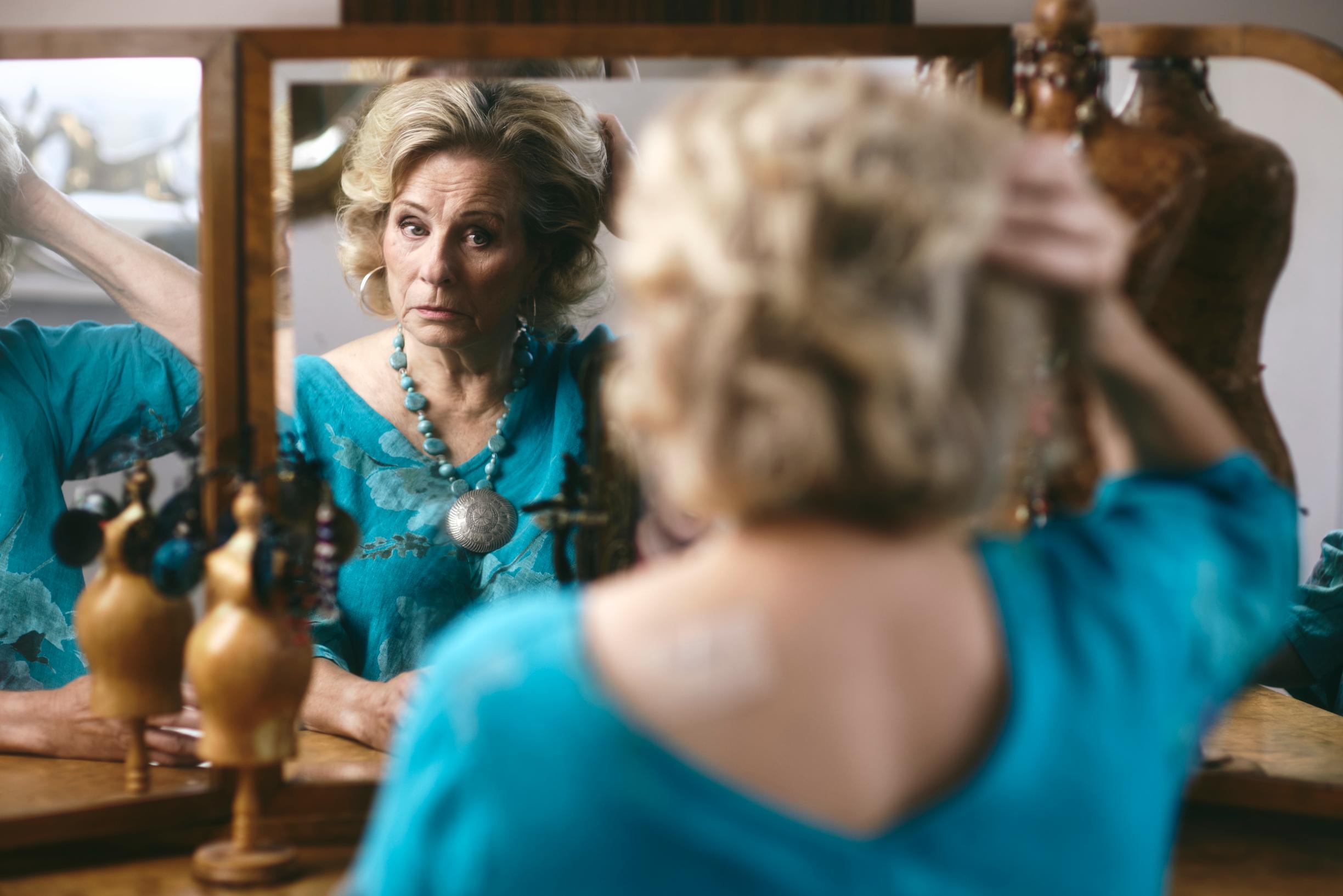 ”Kun myin Arin kuoleman jälkeen Espanjan-talomme, moni ihmetteli, että kuinka voin jättää sen. Kyllä voin. Suremaan ei kannata jäädä, aina pitää katsoa eteenpäin”, Maija sanoo.