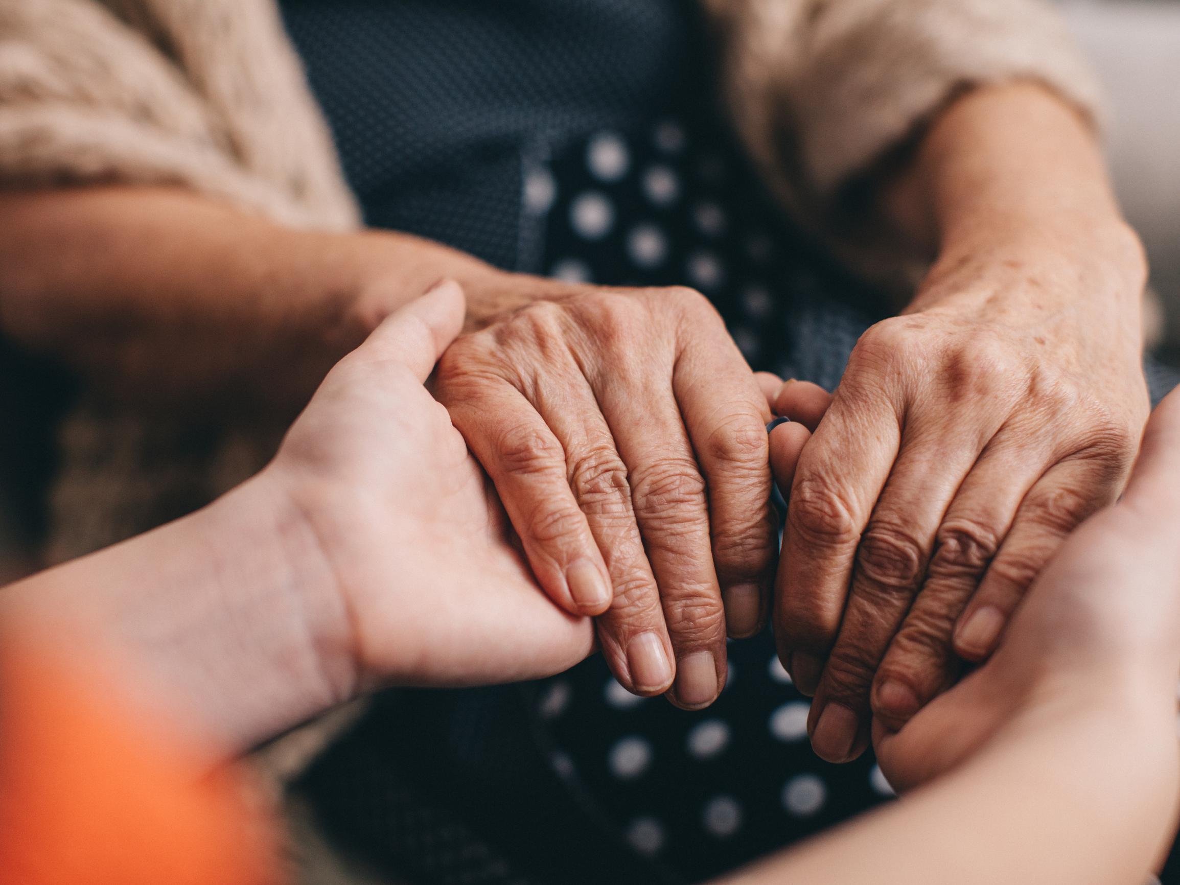 Tunnetko selittämätöntä ahdistusta? Syy voikin löytyä sukusi historiasta – näin tunnistat merkit
