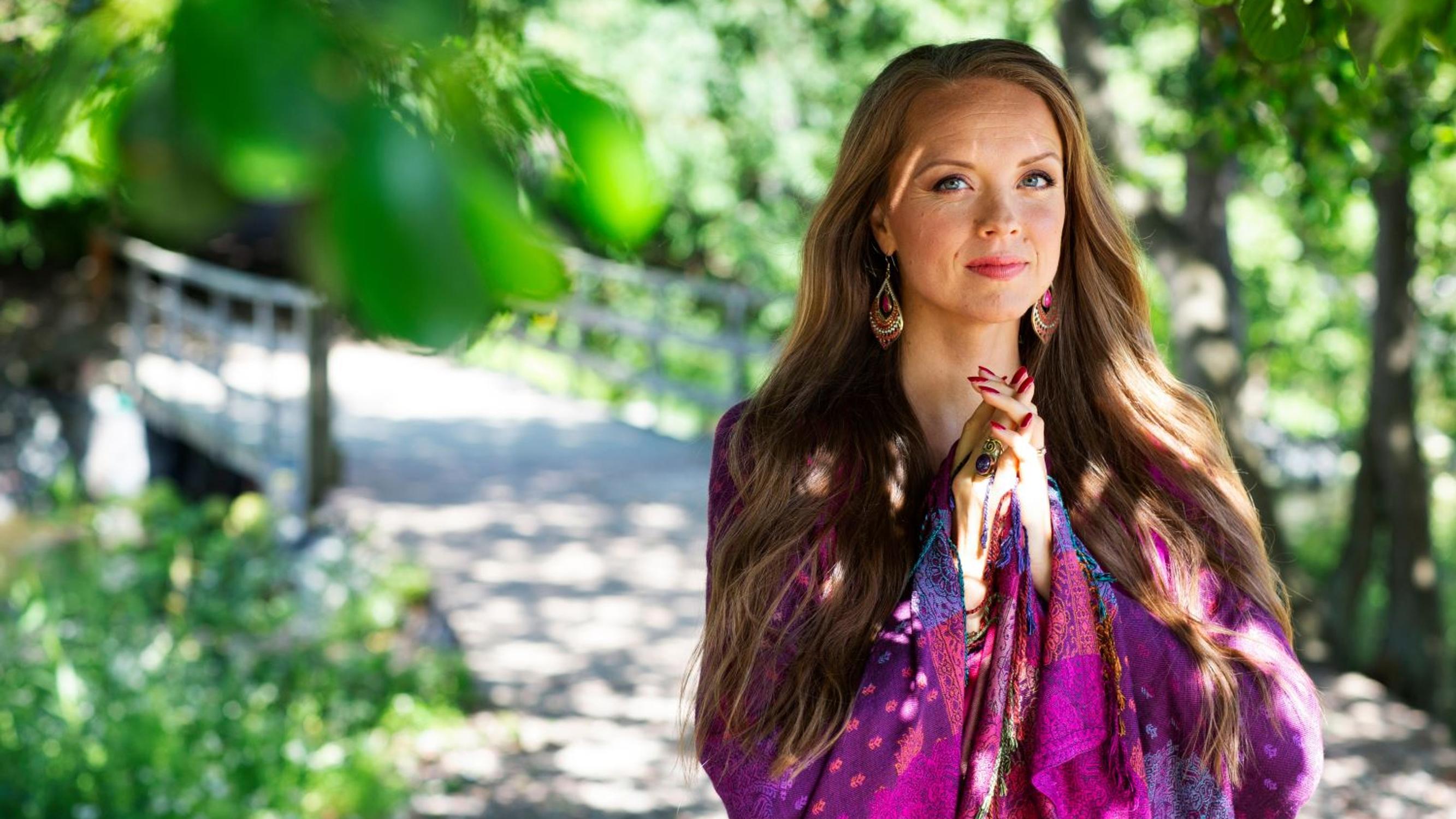 Kirsi Ranto eli Deepthi puhuu kehollisuuden puolesta: ”Naisten seksuaalisuuteen liittyy paljon uskonnoista ja kulttuureista nousevaa häpeää”