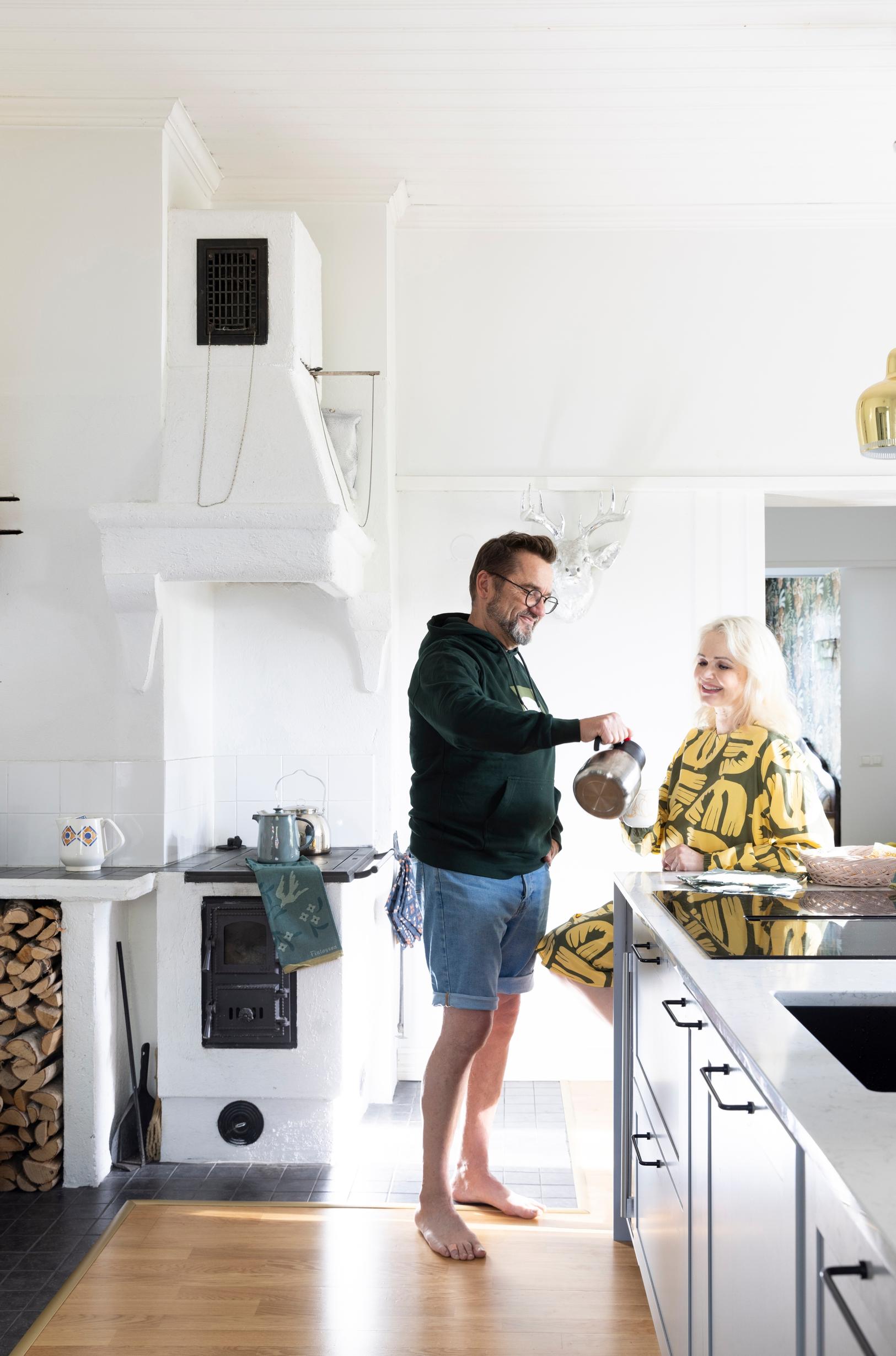 Remontin aikana keit­tiössä meni kaikki uusiksi leivinuunia lukuun ottamatta, koska Kurttilat ­halusivat modernin keittiön. 