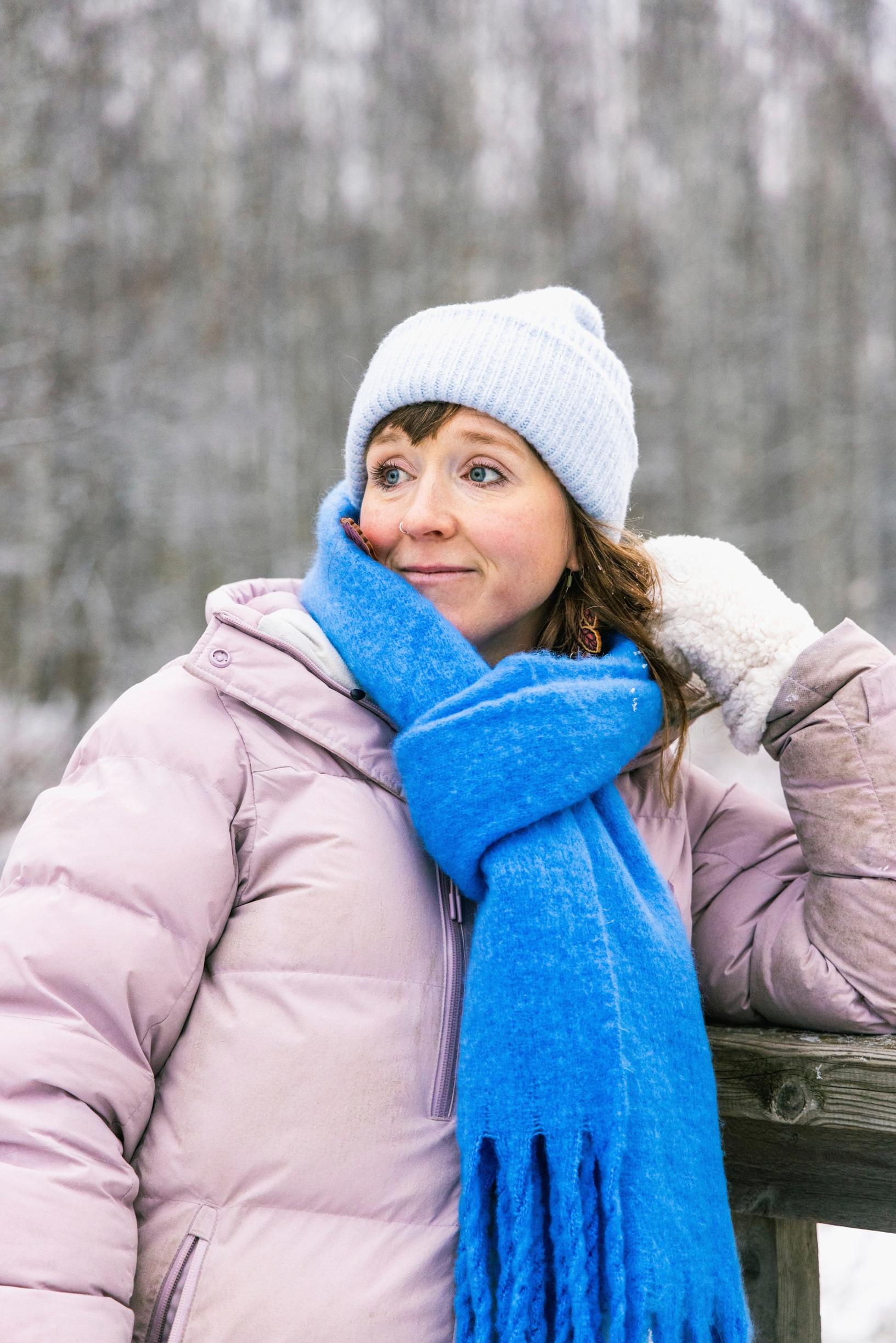 Elina Mikkola ymmärsi perhekonstellaatio-terapiassa, että oli omaksunut lapsuudessaan haitallisia uskomuksia. ”Tunsin joskus paremmuuden tunnetta. En ottanut vastuuta käytöksestäni.”