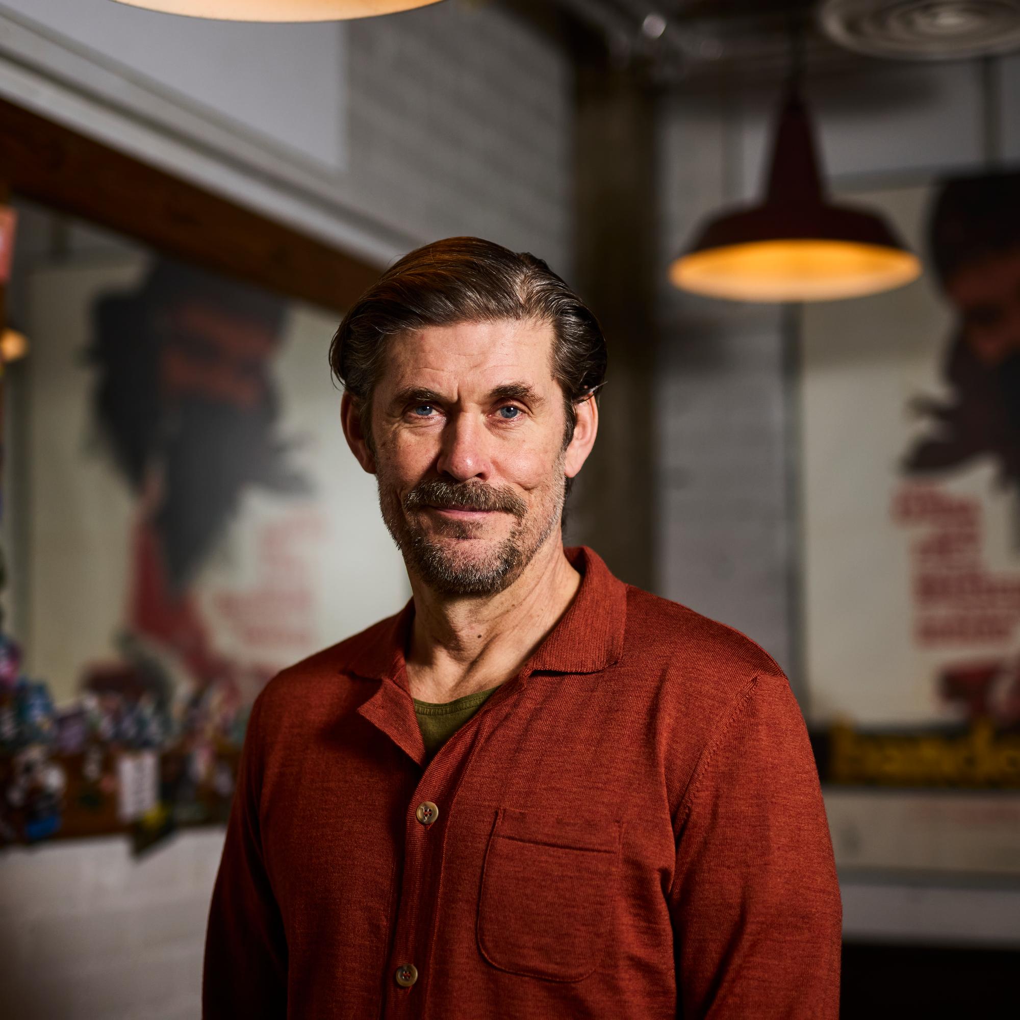 Kun Tommi Korpela pyysi työkaveriaan Elina Knihtilää ensitreffeille, tämä ei lähtenyt – nyt pari ollut 34 vuotta yhdessä: ”Etsimme yhdessä elämyksiä”