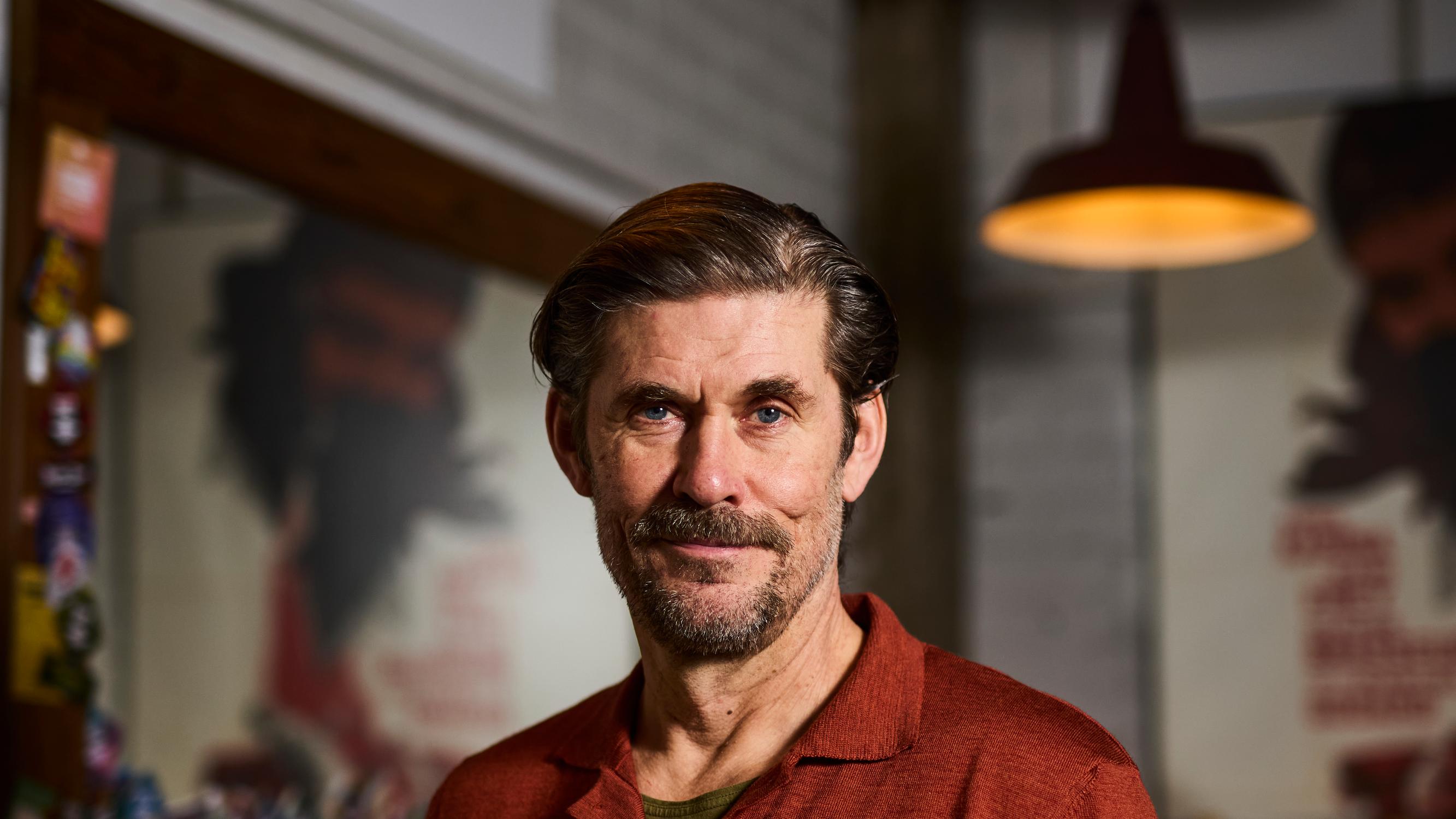 Kun Tommi Korpela pyysi työkaveriaan Elina Knihtilää ensitreffeille, tämä ei lähtenyt – nyt pari ollut 34 vuotta yhdessä: ”Etsimme yhdessä elämyksiä”