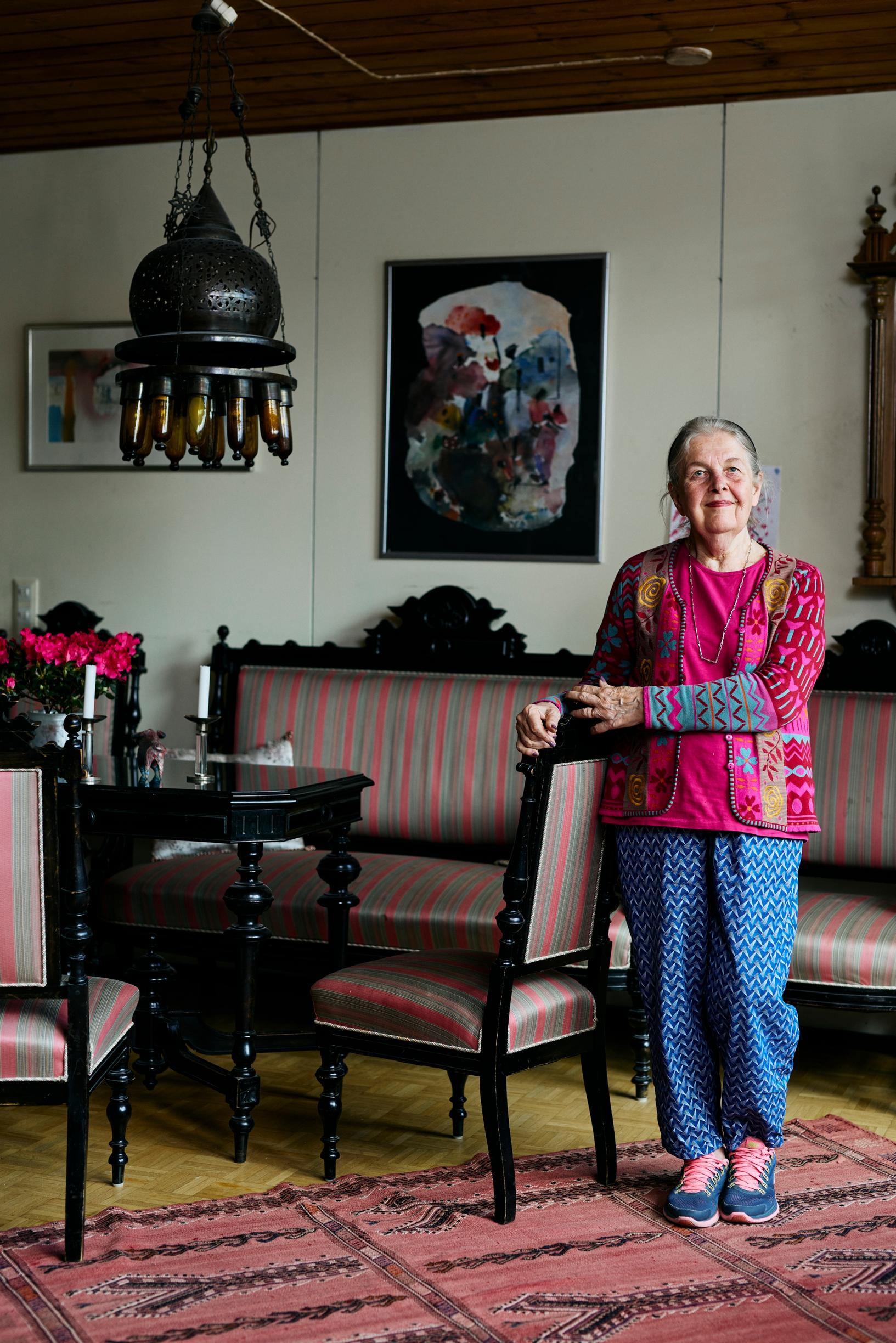 Lääketieteen ja kirurgian tohtori, lasten- psykiatri, ex-ministeri ja Stakesin ex-pääjohtaja Vappu Taipale aloitti uransa tukemalla lasten oikeuksia ja puhuu nyt hyvästä vanhuudesta.