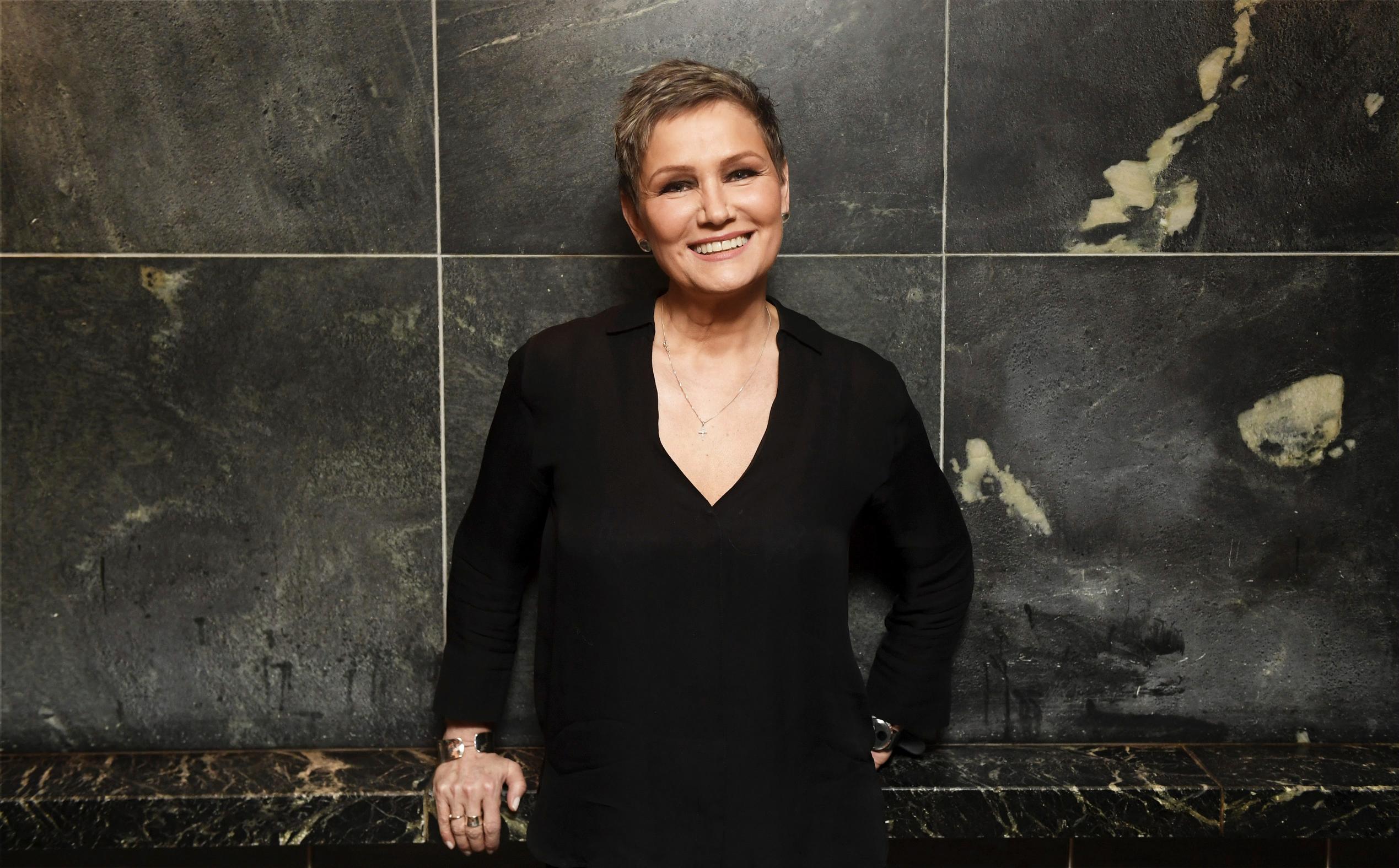 Eija-Riitta Korhola: "Häpeä pakottaa töihin"