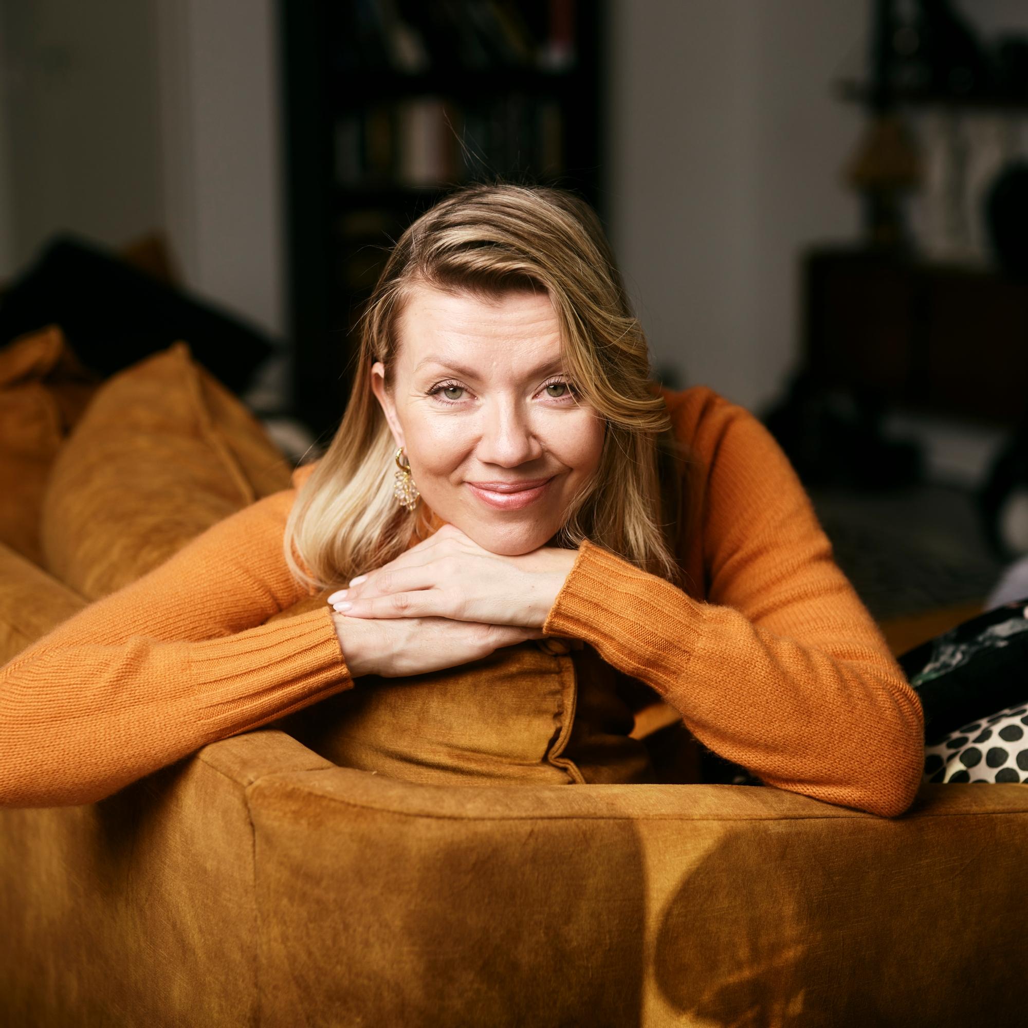 Meeri on kokeillut nukahtamisvaikeuksiin kaikkea: ”Joskus herään niin hikisenä, että yöpaita lentää lattialle kuin märkä rätti”