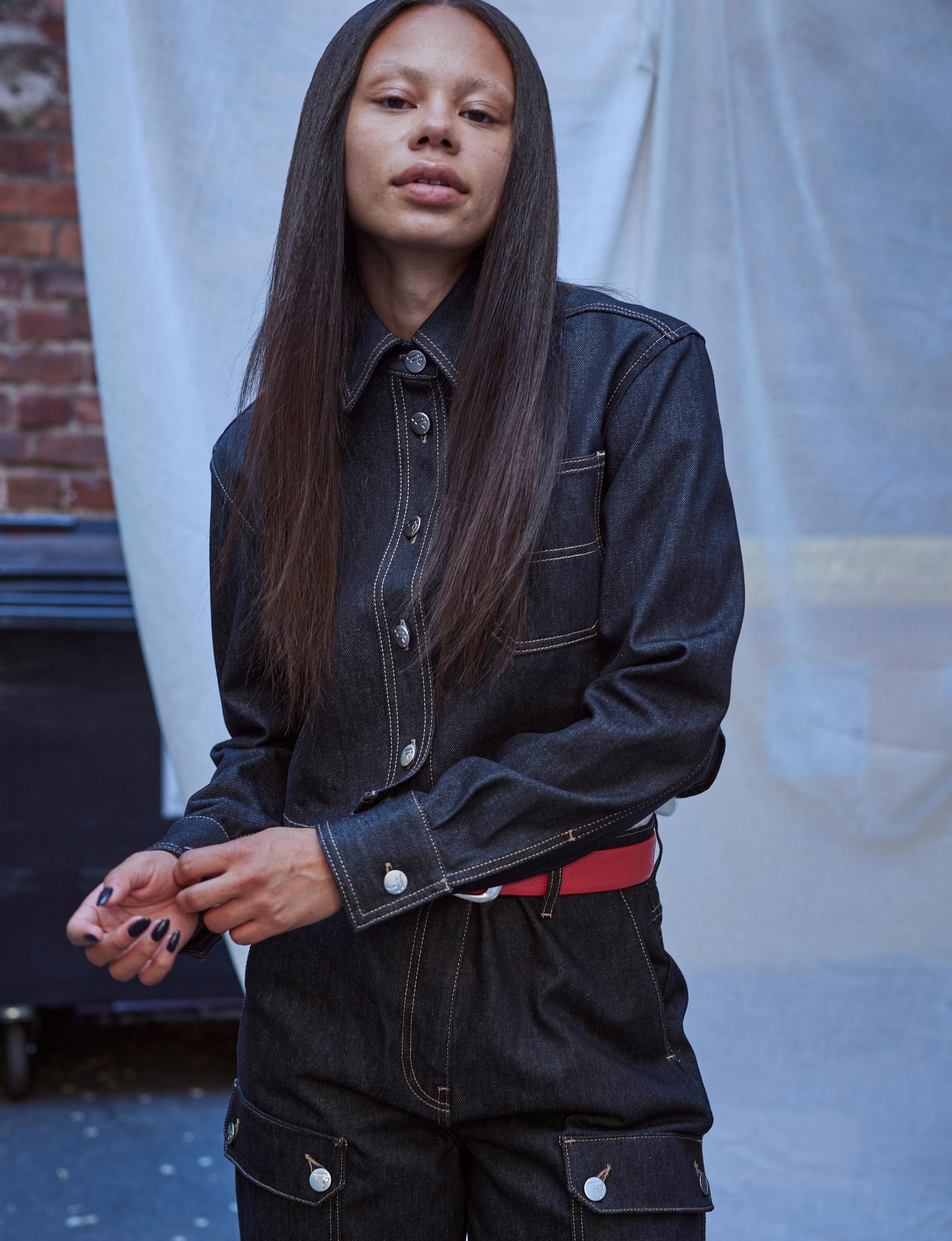 Farkkupaita 280 e ja farkut 240 e, Remain/Stockmann. Nahkavyö 180 e, Jeans & Towels.